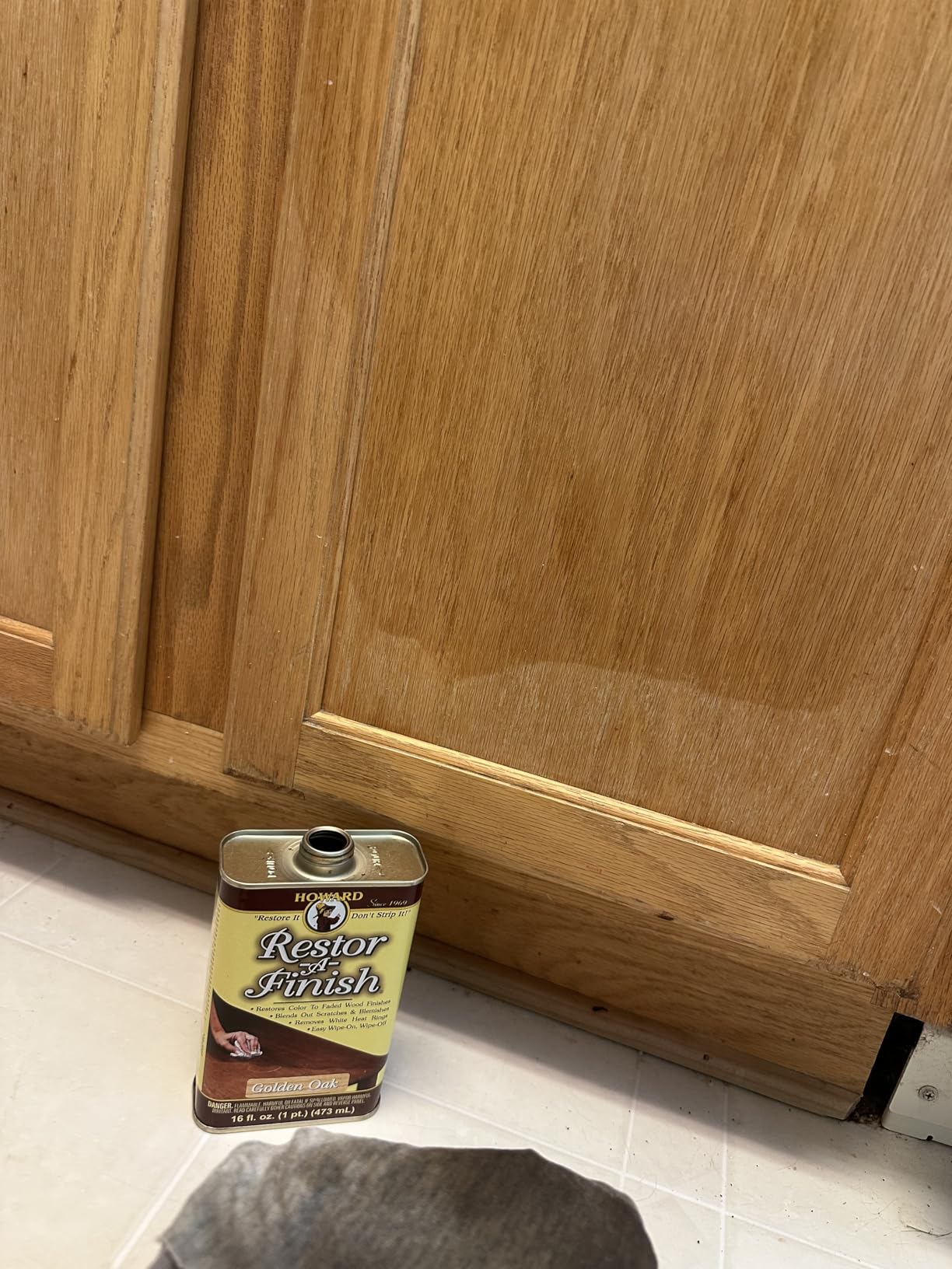 Howard Products Restor-A-Finish, Wood Stain to Restore a Finish for Wood Surfaces, Golden Oak, 16 Fl Oz, Pack of 1 customer photo 2