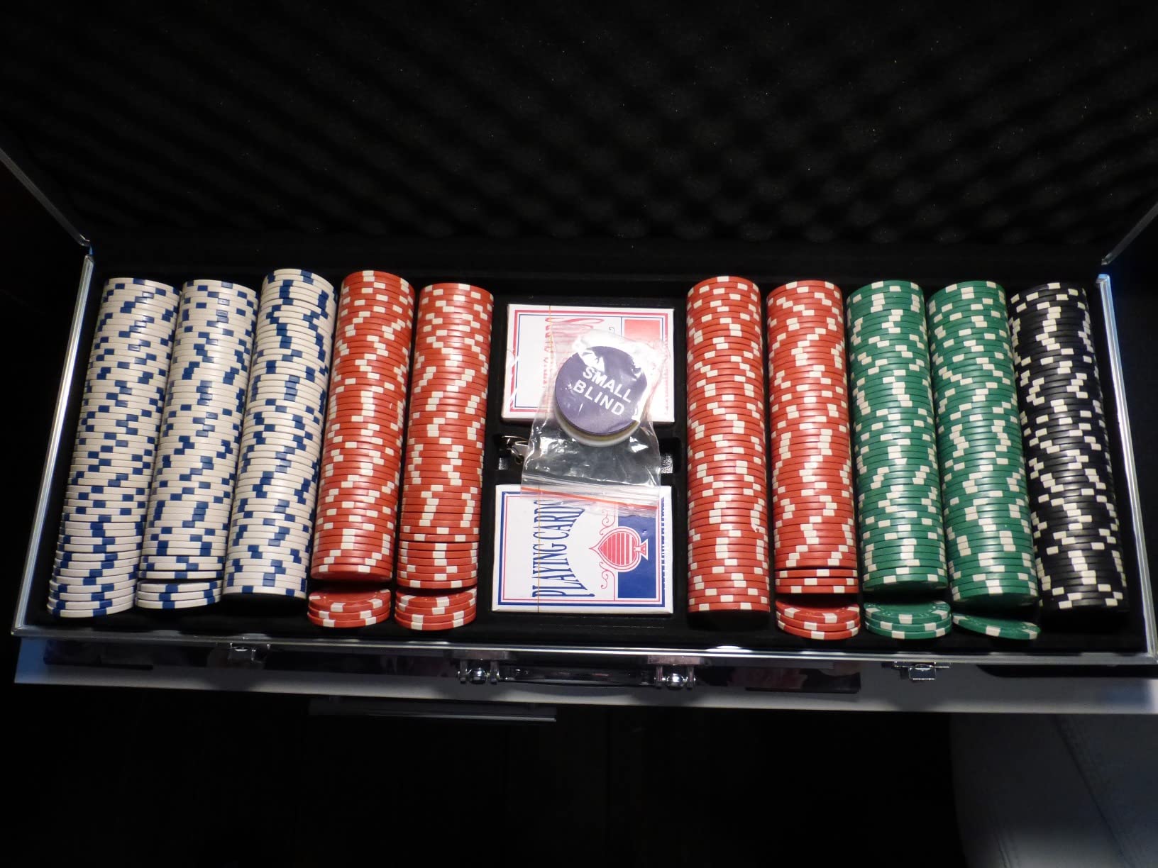 Poker Chip Set - 11.5g Poker Set with Cards, Buttons, Carrying Case, and 500 Poker Chips for Texas Hold'em and Blackjack Games by Trademark Poker customer photo 1
