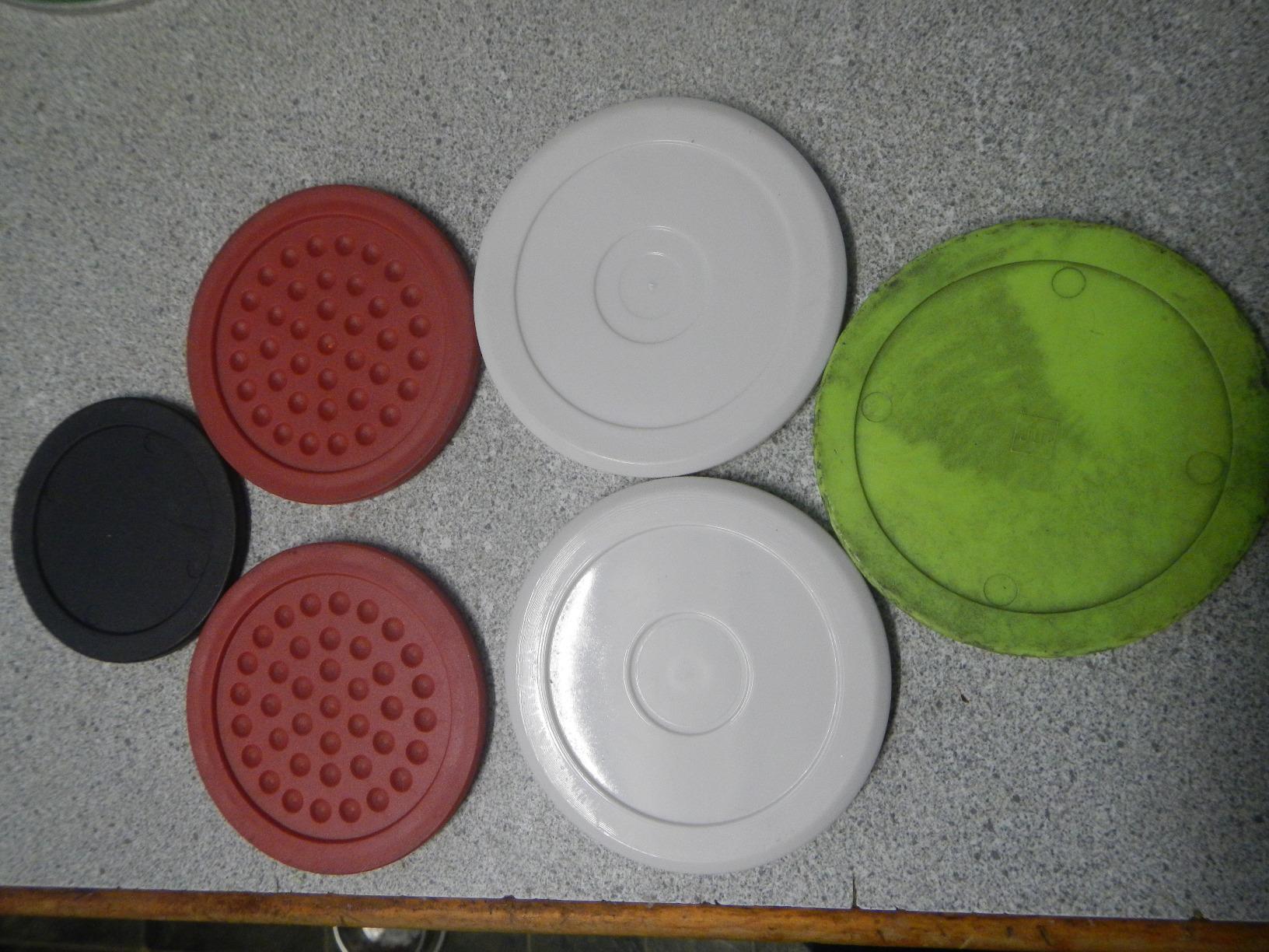 Hathaway Pro-Series Air Hockey Pucks and Strikers Set for Family Game Room - with Ergonomic 4-in Strikers, 3-in ABS Pucks, Felt Bottoms & Chip-Resistant Design - Red Finish customer photo 2