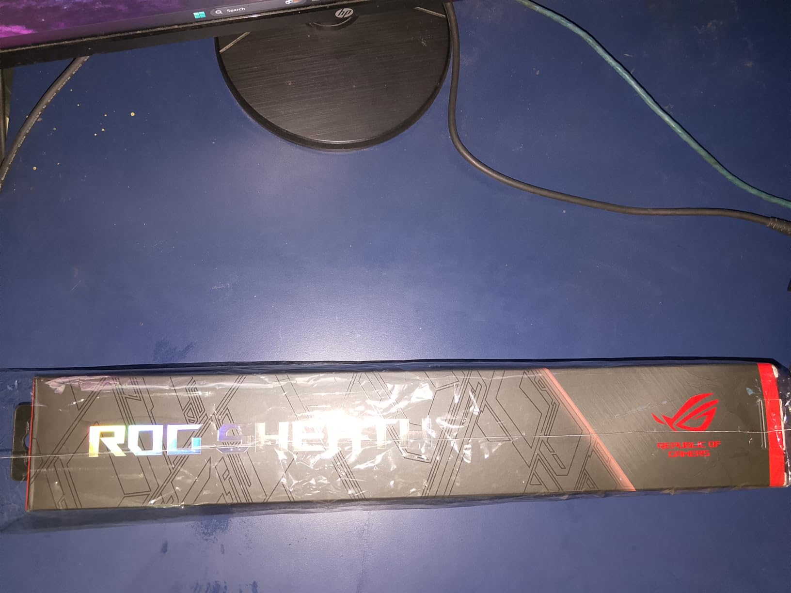 ASUS ROG Sheath Gaming Mouse Pad, Extra-Large customer photo 1