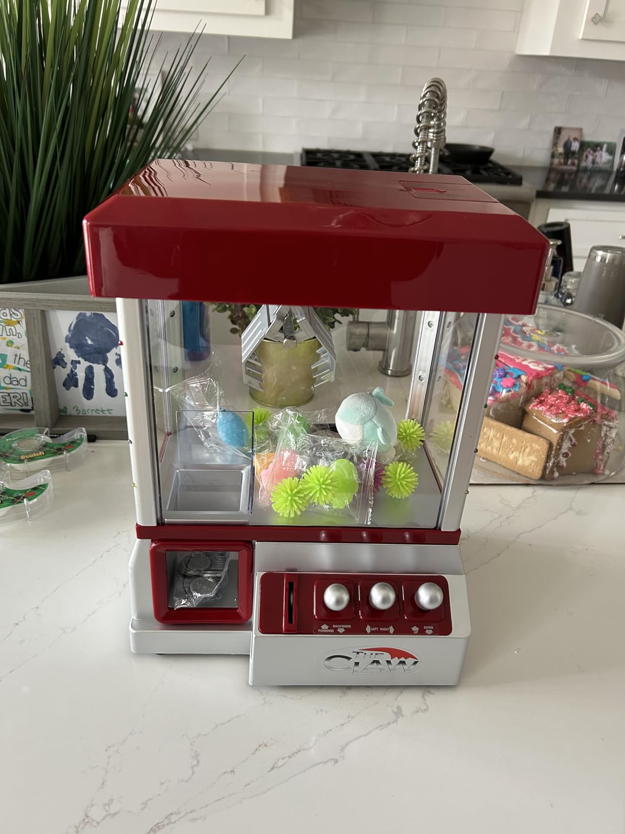 Etna Electronic Arcade Claw Machine - Toy Grabber Machine with Flashing LED Lights and Sound customer photo 2