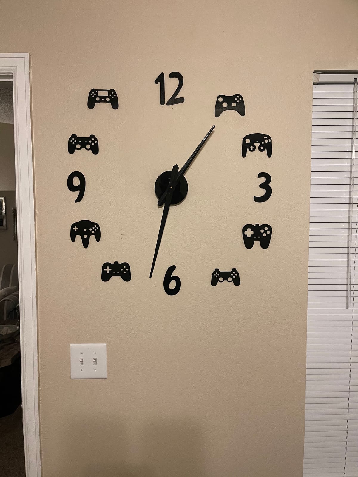 Video Game Controllers Frameless DIY Wall Clock for Game Room (Silver) | Modern Design | Battery Operated | Silent Non Ticking | Giant Gamer Wall Clock customer photo 2