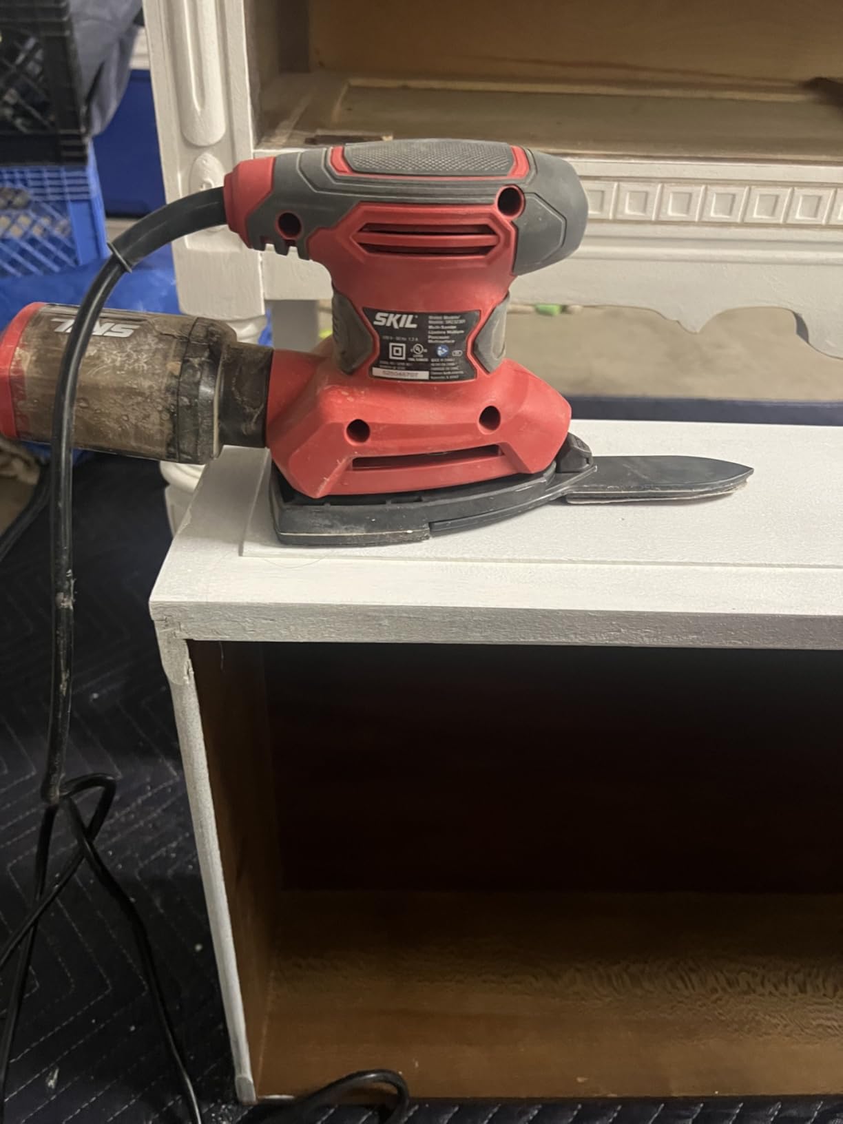 SKIL Corded Multi-Function Detail Sander with Micro-Filter Dust Box, 3 Additional Attachments & 12pc Sanding Sheet - SR232301 customer photo 1