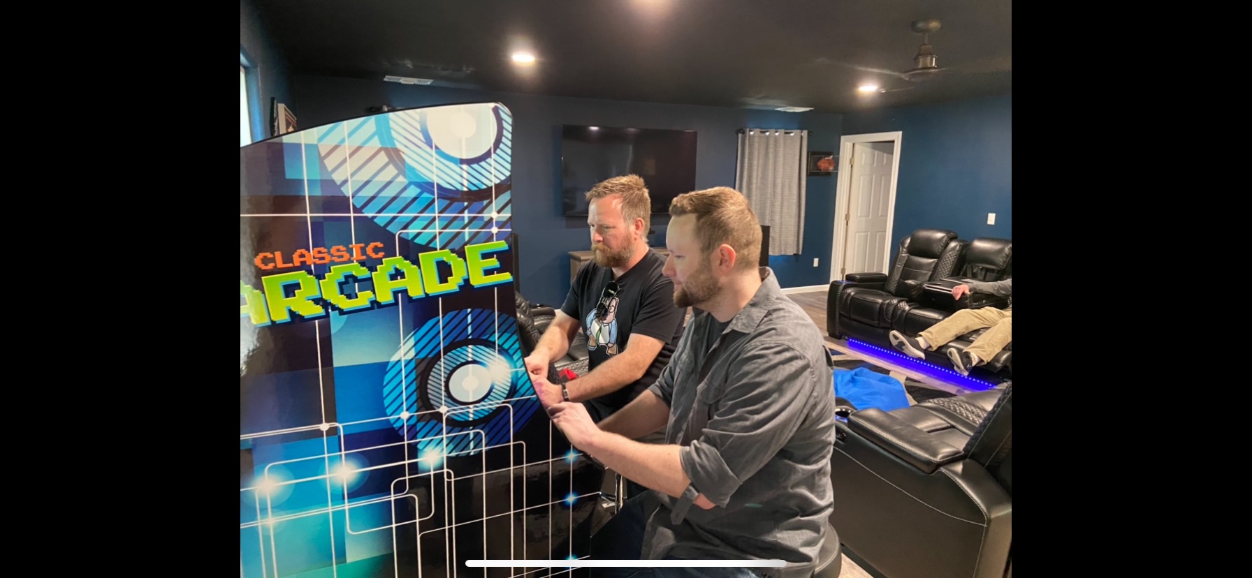 Creative Outdoor Distributor Full Size Stand-Up Commercial Grade Arcade Machine - 2 Player, 3000 Games, 22 LCD Screen, 2 Sanwa Joysticks, Trackball, 2 Stools Included customer photo 1