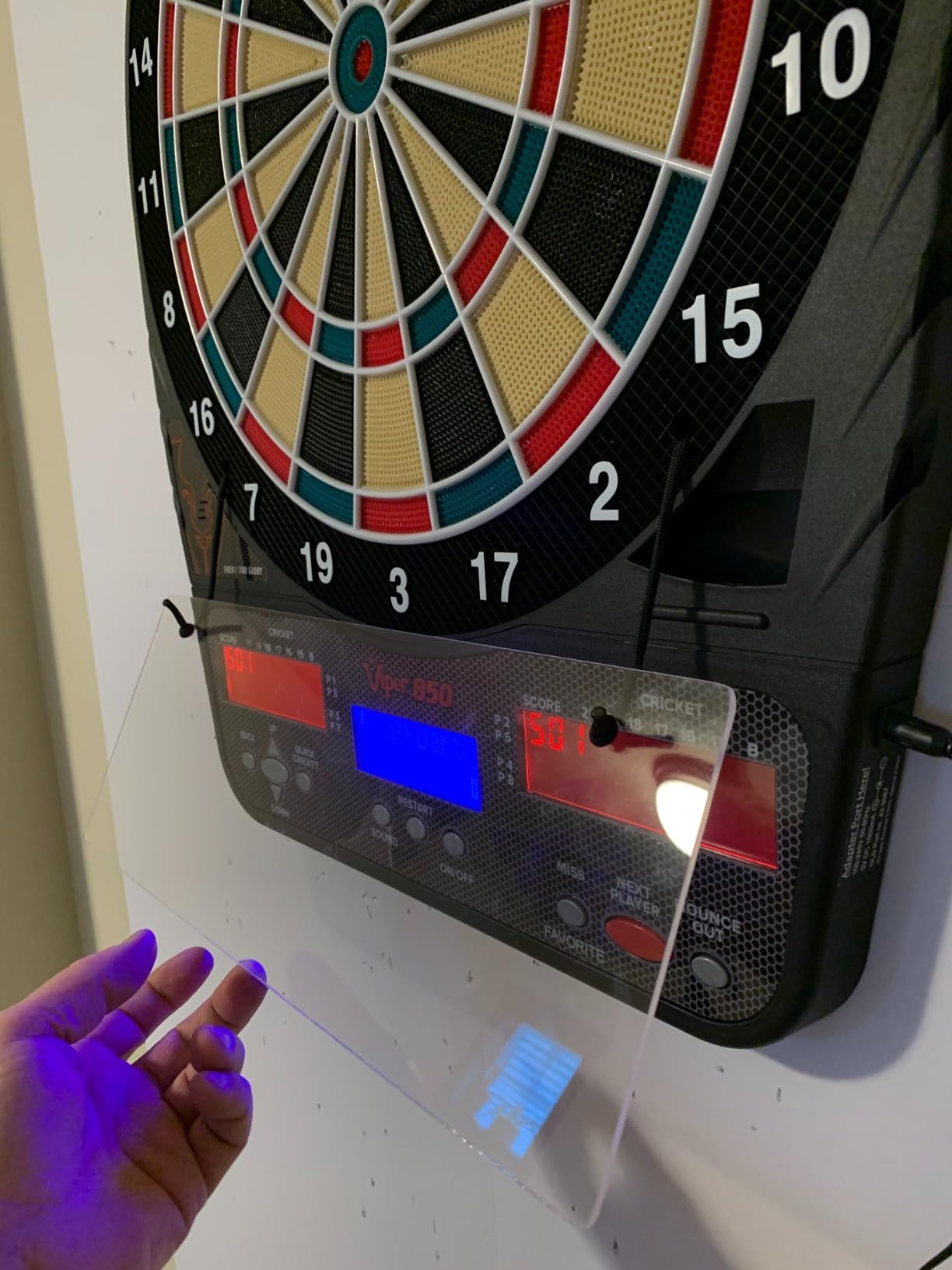 Viper 850 Electronic Soft Tip Dartboard, 15.5 in Regulation Target, 50 Games, 6 Darts Included, Black customer photo 1