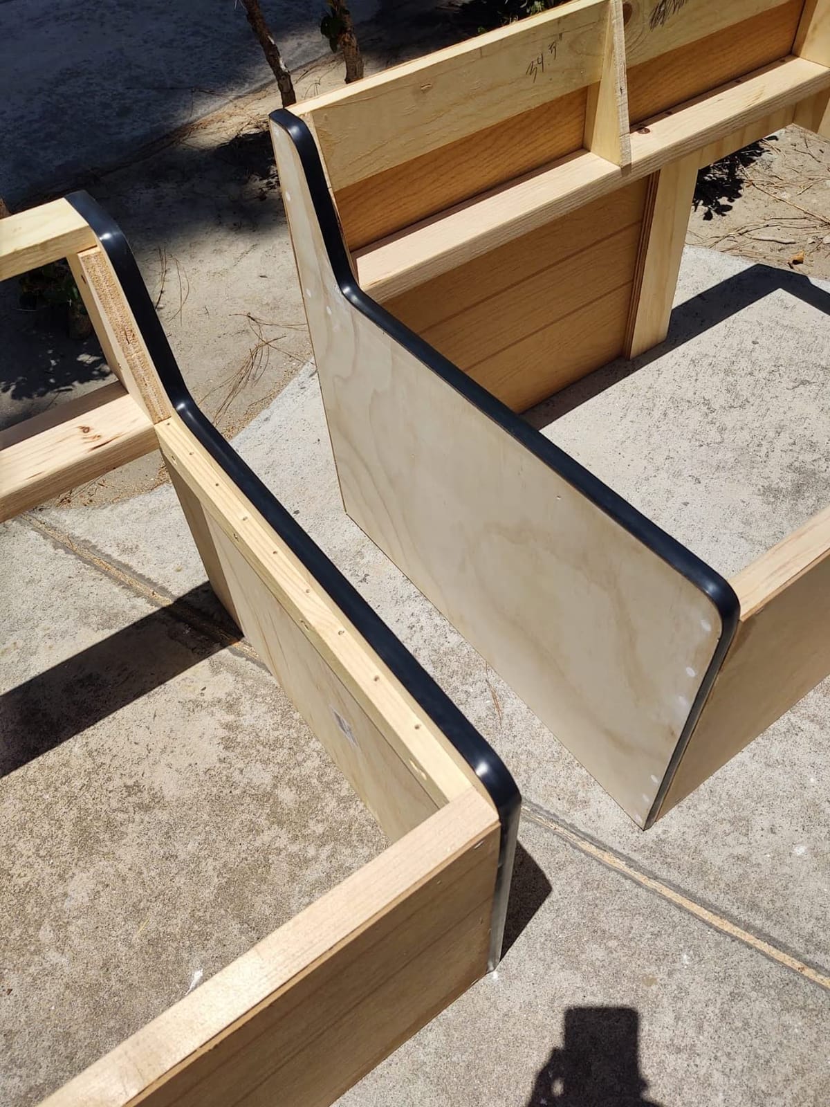 Edge Supply Black 3/4 in x 25 Ft Center Barb Tee Moulding T Molding Hobbyist Pack, Small Projects, Arcade Machines and Tables customer photo 1