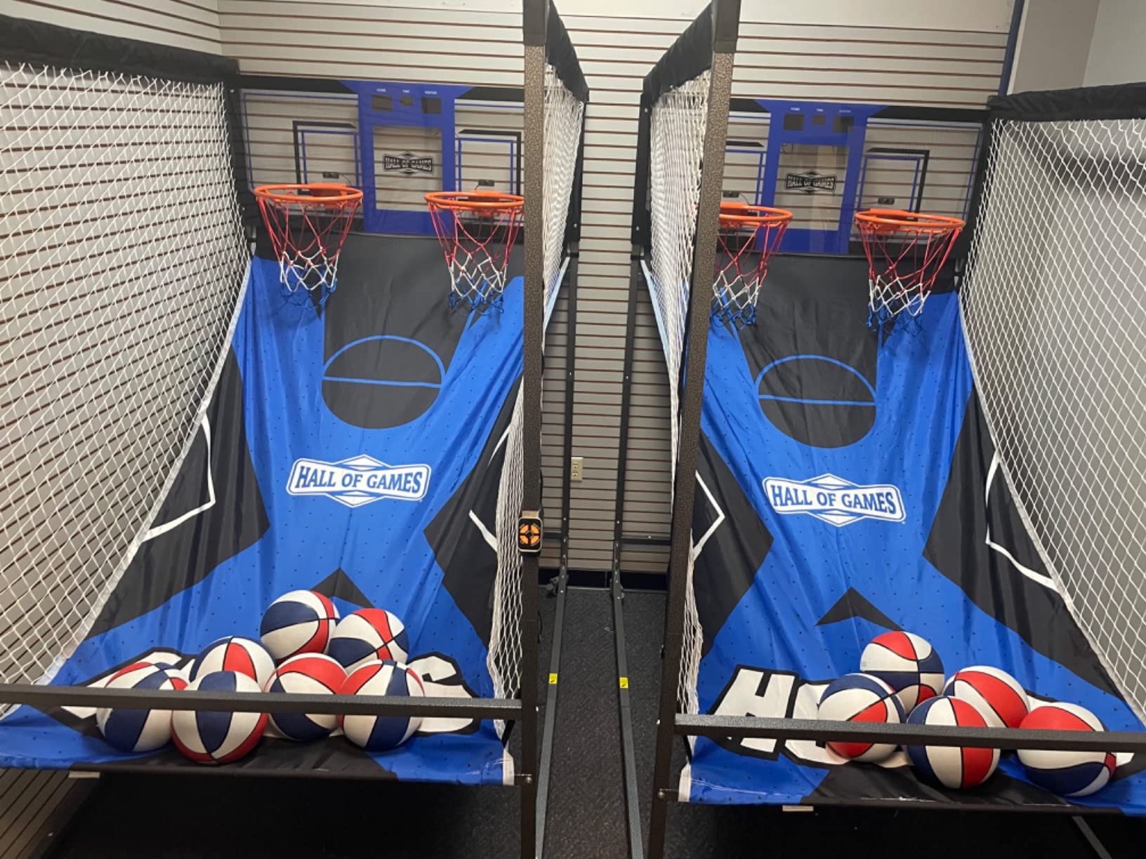 Hall of Games Premium Arcade Cage Basketball Game with Steel Frame and Polycarbonate Backboard customer photo 2
