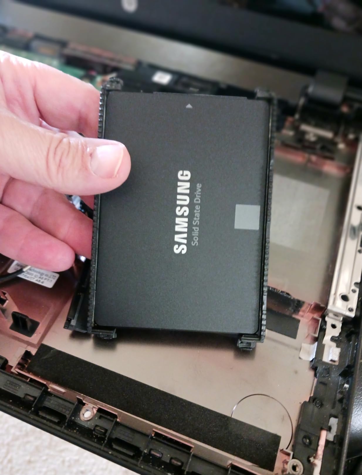Samsung Electronics 870 EVO 2TB 2.5 Inch SATA III Internal SSD (MZ-77E2T0B/AM) customer photo 1