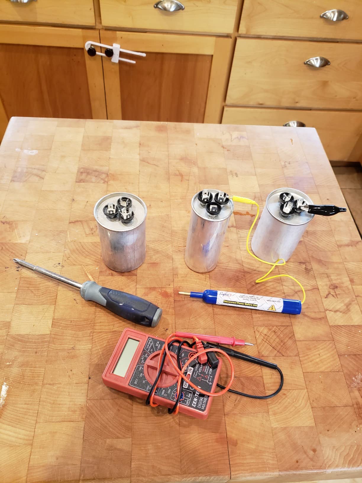 Supplying Demand CAPDIS Capacitor Discharge Pen Tool (1000V, LED Indicator) customer photo 1