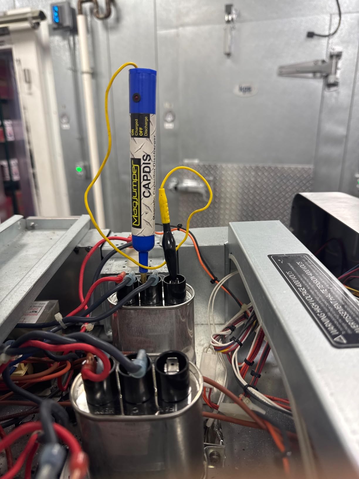 Supplying Demand CAPDIS Capacitor Discharge Pen Tool (1000V, LED Indicator) customer photo 2