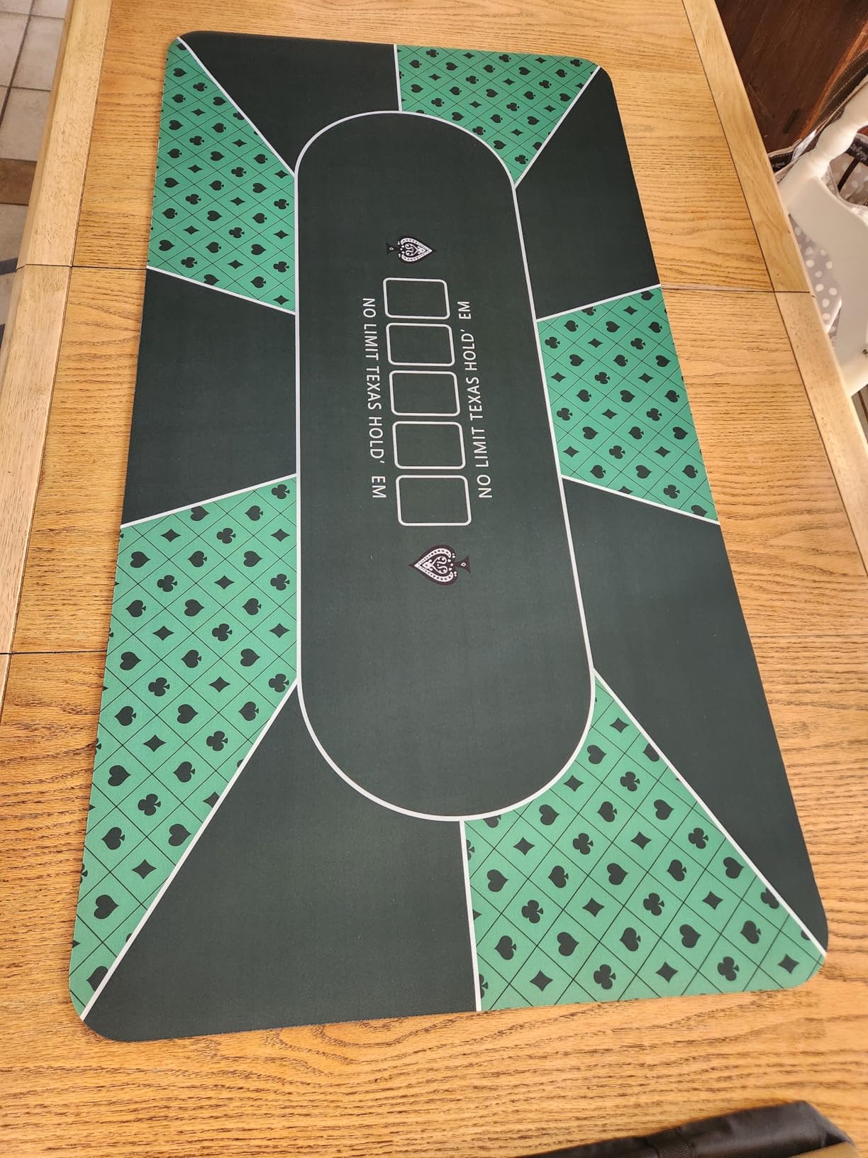 YUZPKRSI 70 x 35 Inch Poker Mat, 8 Players Texas Hold'em Poker Rubber Mat Poker Topper for Tables, Folding Portable Poker Table Top Layout w/Carrying Bag for Poker Games, Blackjack, Casino customer photo 1
