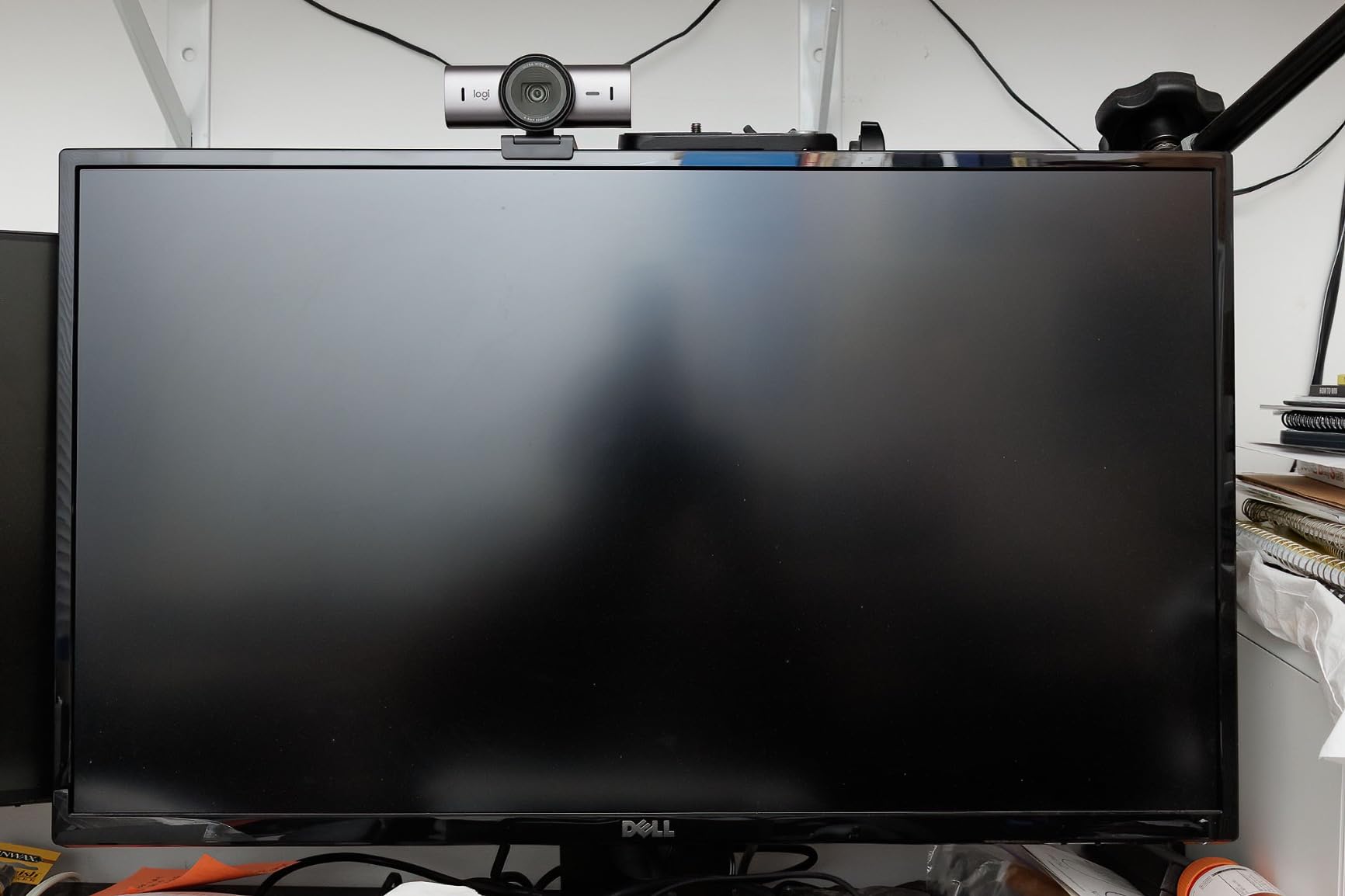 Logitech MX Brio Ultra HD 4K Webcam Collaboration and Streaming - Graphite customer photo 2