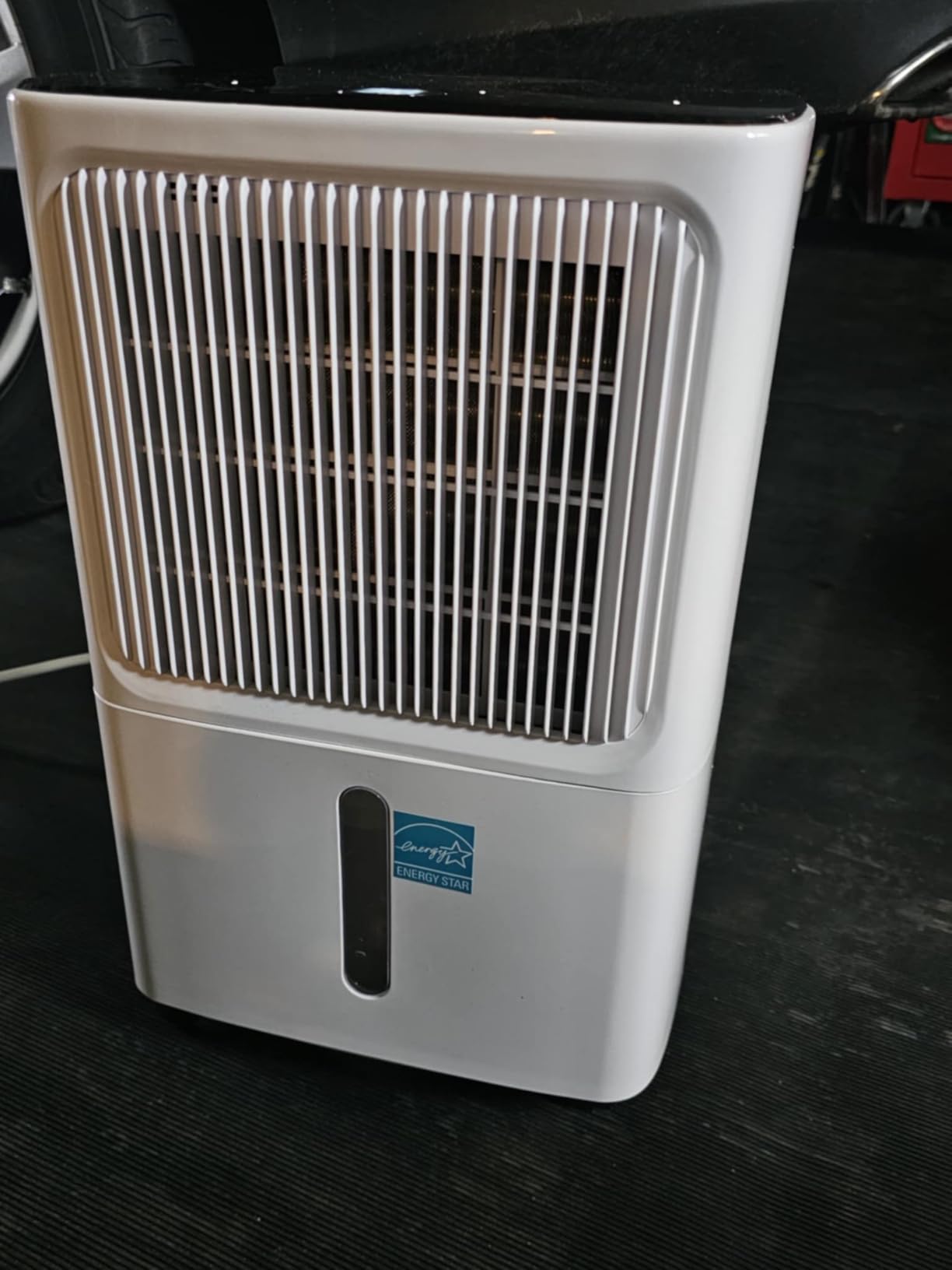 VEAGASO 34 Pint/D, 2500 Sq.Ft Dehumidifier for Basement with Drain Hose | Dehumidifiers for Home, Bathroom, Bedroom - 3 Modes, 24H Time, 40dB, 0.53 Gallon Water Tank, Intelligent Humidity Control customer photo 2