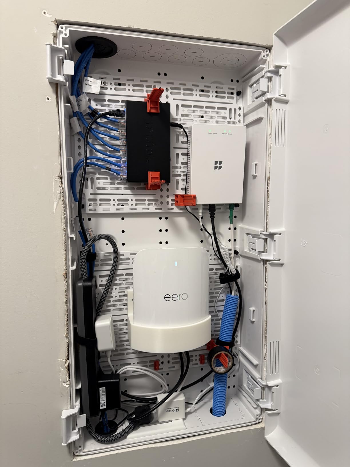 Legrand OnQ Universal Mounting Plate 10 Inch, Secure Devices In Structured Media Enclosure, With 2 Ratchet Clamps, Recessed Wall Plate To Organize Cable, White, AC1040F customer photo 1