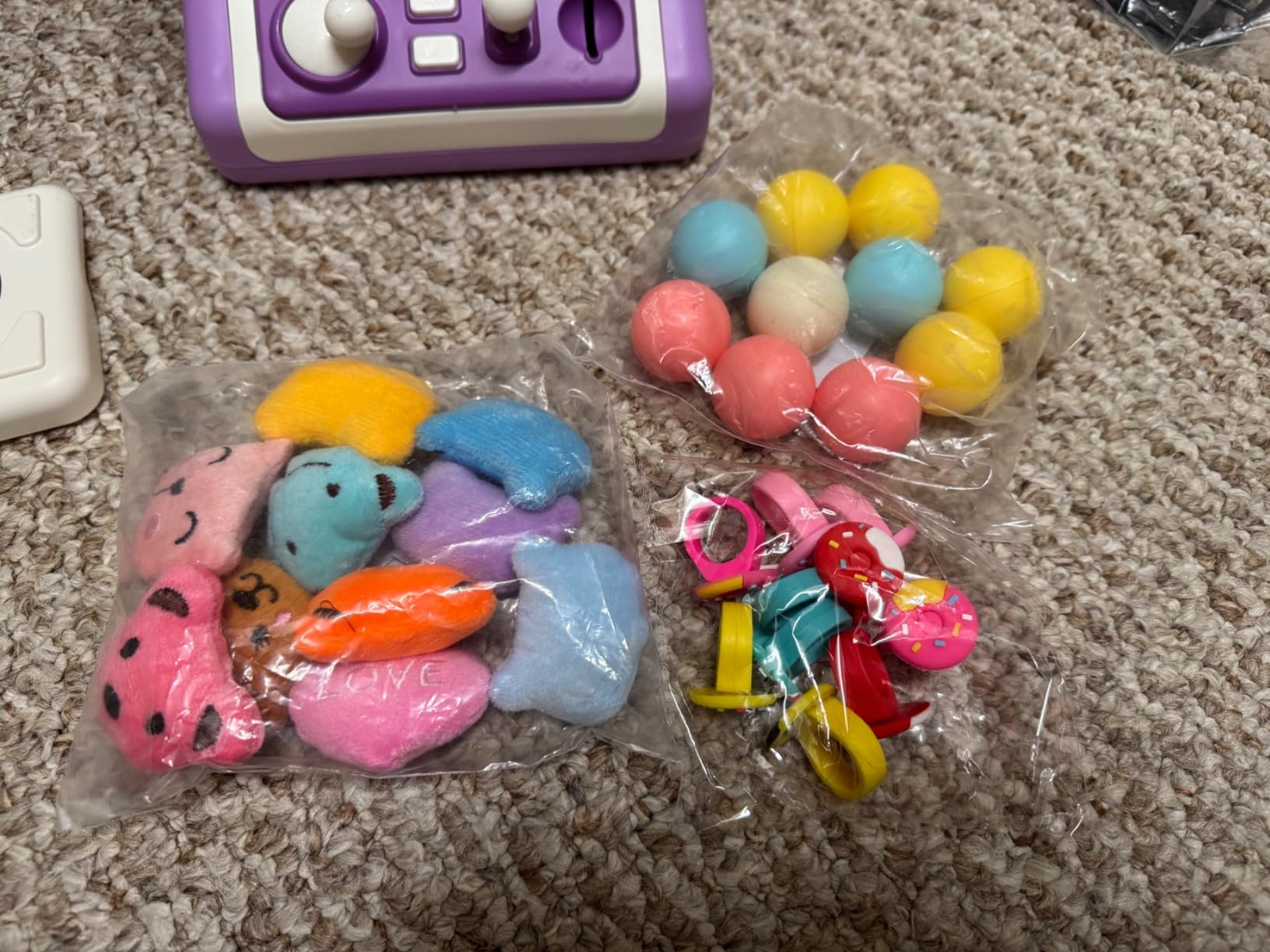 Jovow Claw Machine for Kids - Mini Vending Machine with Volume Control & Music, Electronic Rabbit Prize Dispenser Toys with 30 Prizes (Plush, Eggs), Party Birthday Gifts for Girls Age 3 4 5 6-8 customer photo 1
