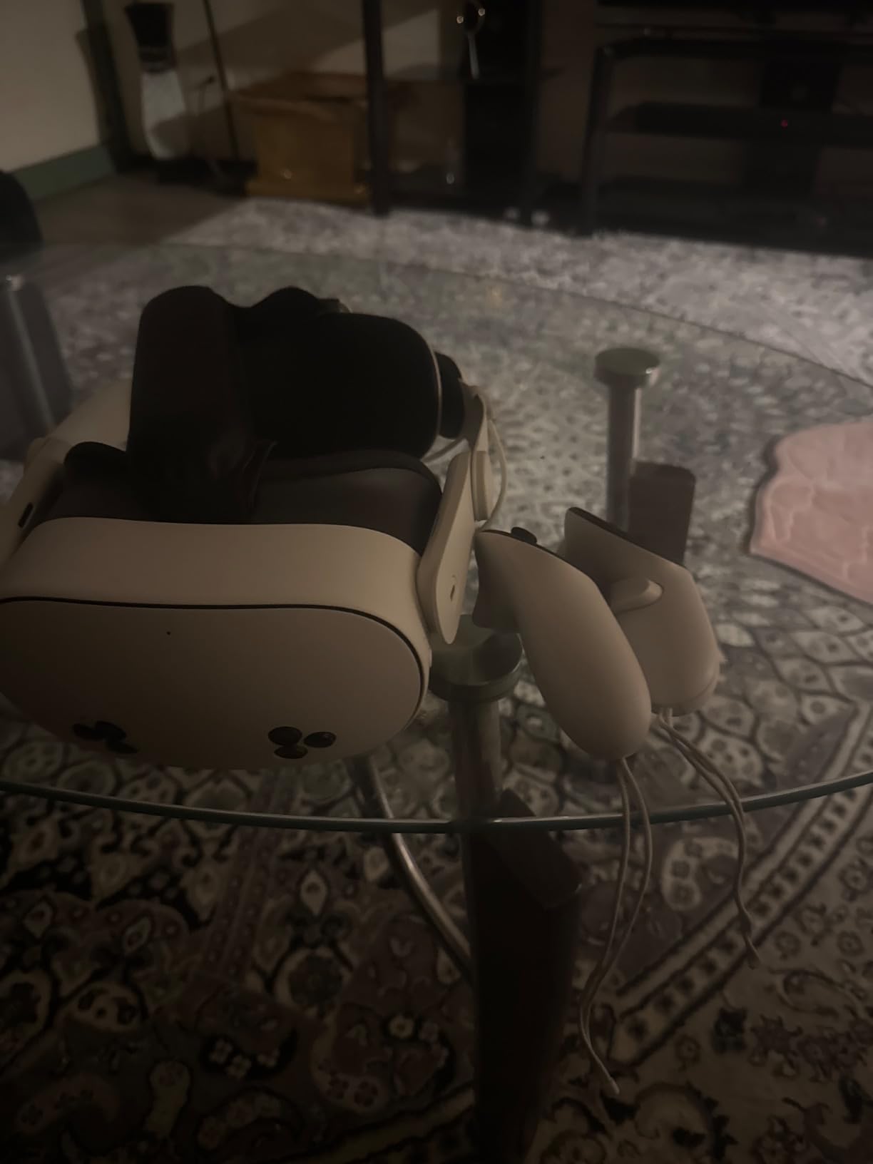 Meta Quest 3S 256GB | VR Headset - Thirty-Three Percent More Memory - 2X Graphical Processing Power - Virtual Reality Without Wires - Get Batman: Arkham Shadow Included Plus Access to 40+ Games customer photo 1
