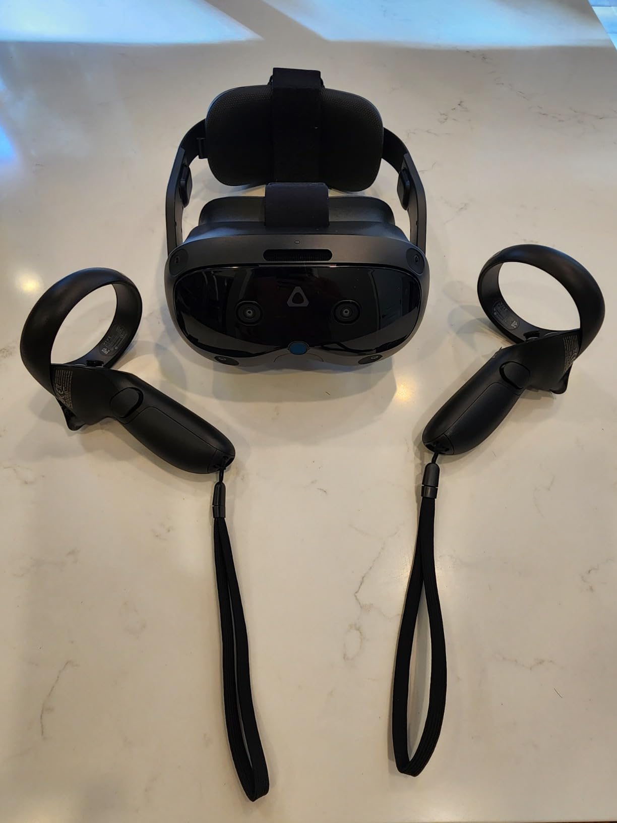 HTC Vive Focus Vision - Mixed Reality and PC VR Headset + Controllers - Consumer Edition customer photo 2