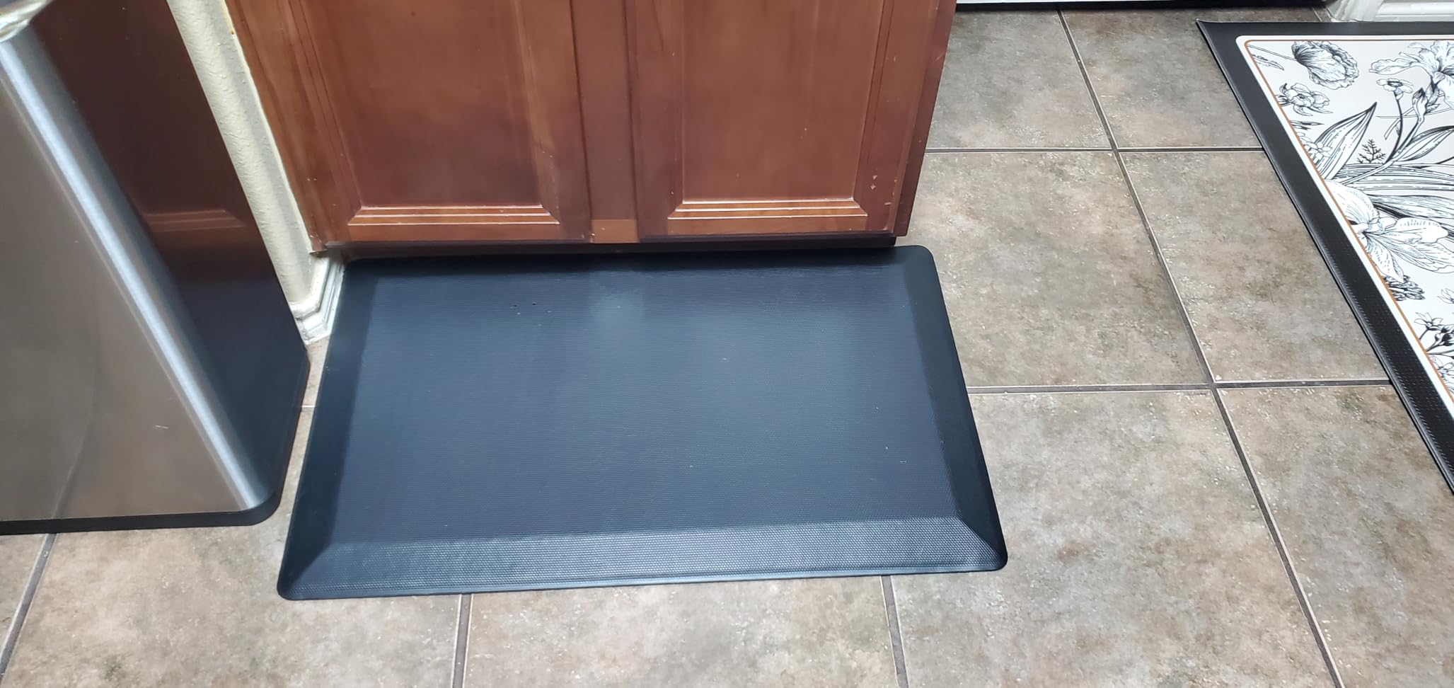 Tyrot Extra Thick Anti Fatigue Mat for Kitchen Floor, 20x32, Black | 9/10 Inch Thick, Cushioned Standing Desk Mat, Memory Foam Ergonomic, Non-Slip Waterproof Rug customer photo 2
