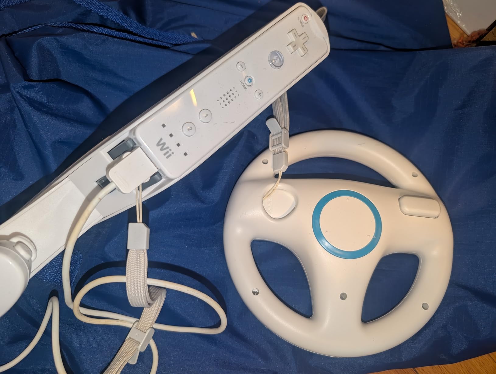 DTianSir 4-Pack Wii Steering Wheel and Zapper Gun Set - Compatible with Wii & Wii U Remote (2 Steering Wheels + 2 Light Gun Triggers) customer photo 2