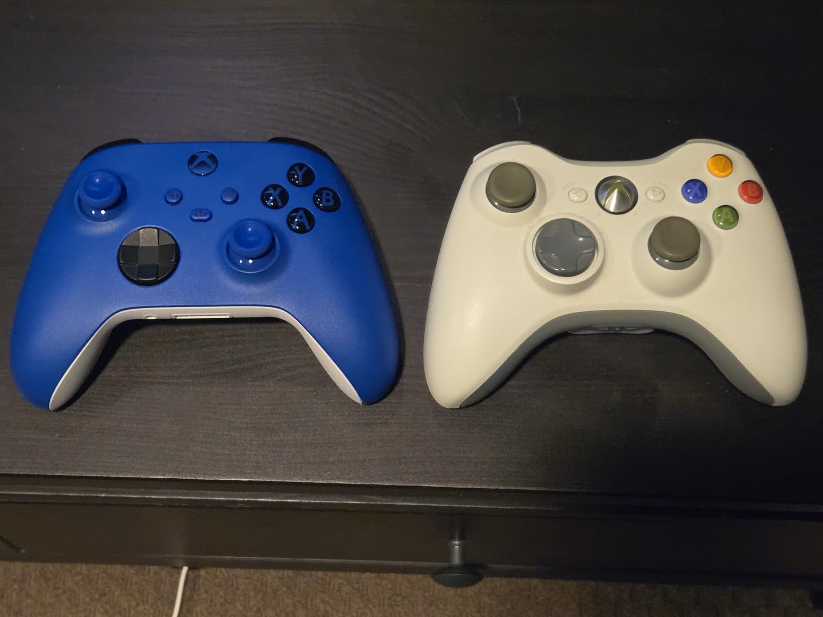 XBOX Wireless Gaming Controller | Shock Blue | Consoles, PCs, TVs, mobile, and more | Textured Grip | Wireless, Bluetooth, USB-C Connectivity customer photo 1