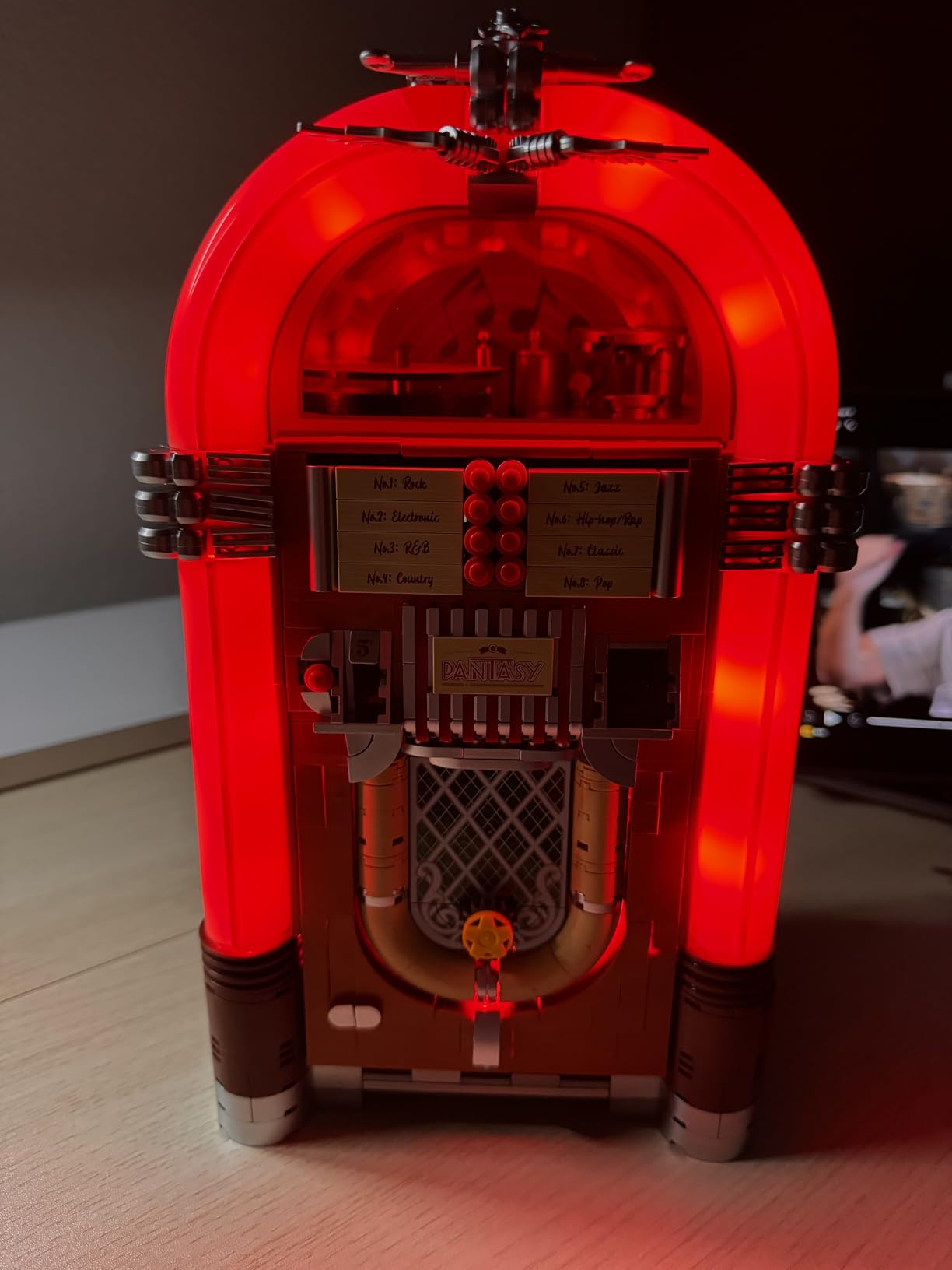 PANTASY Retro Jukebox Building Kit for Adults and Teens | Coin-Activated Sound Function, Mechanical Music Box with Acrylic Records, Recording Studio and Minifigure customer photo 1