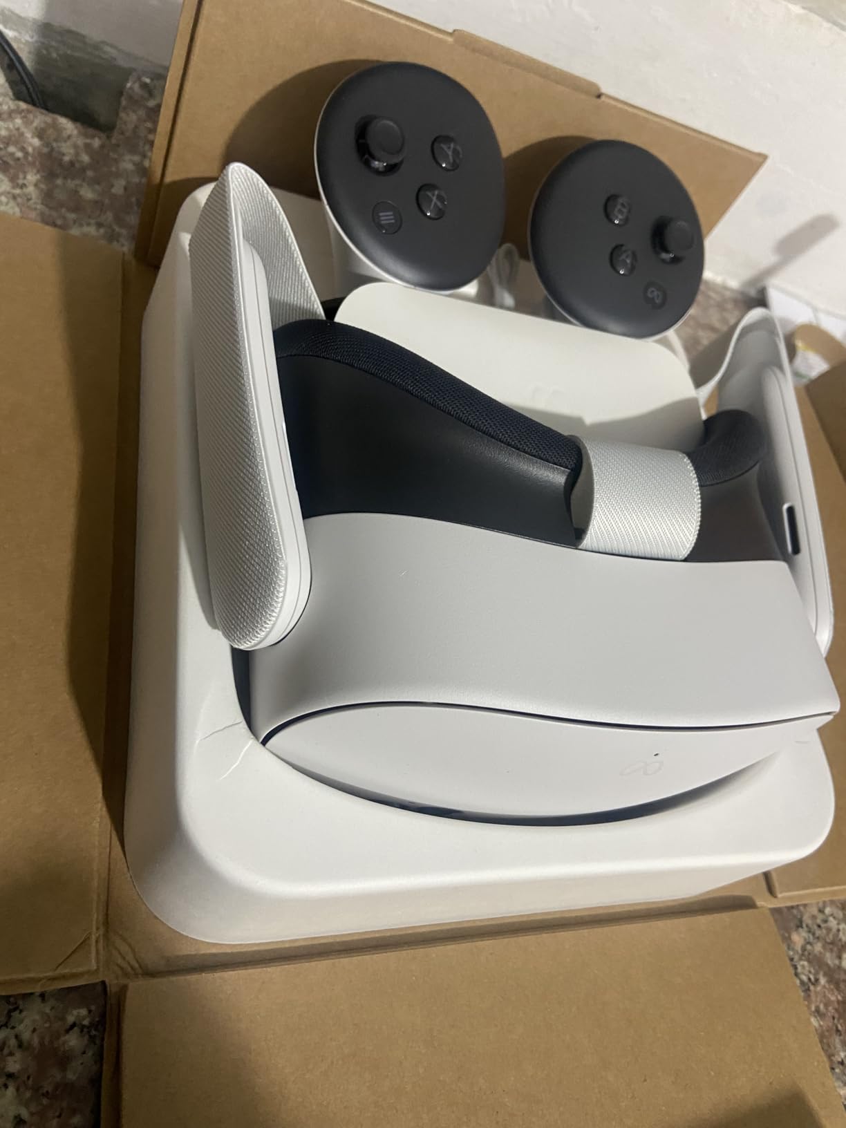 Meta Quest 3S 128GB | VR Without Wires - Gorilla Tag Cardboard Monkenaut Bundle - Amazon Exclusive - Access to 100+ Games with a 3-Month Trial of Meta Horizon+ Included customer photo 1