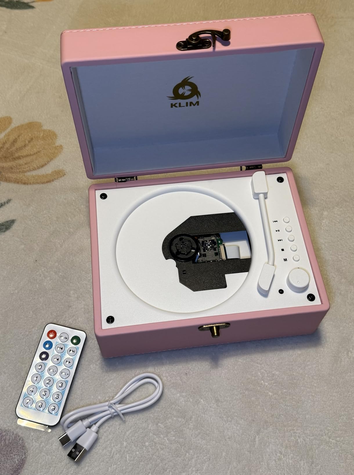 KLIM Retro CD Player - Vintage Style CD Player with Speakers, Bluetooth Receiver, AUX, USB, Rechargeable Battery, Mini Record Player Look, Small Cute CD Music Box for Home Decor - Pink customer photo 2