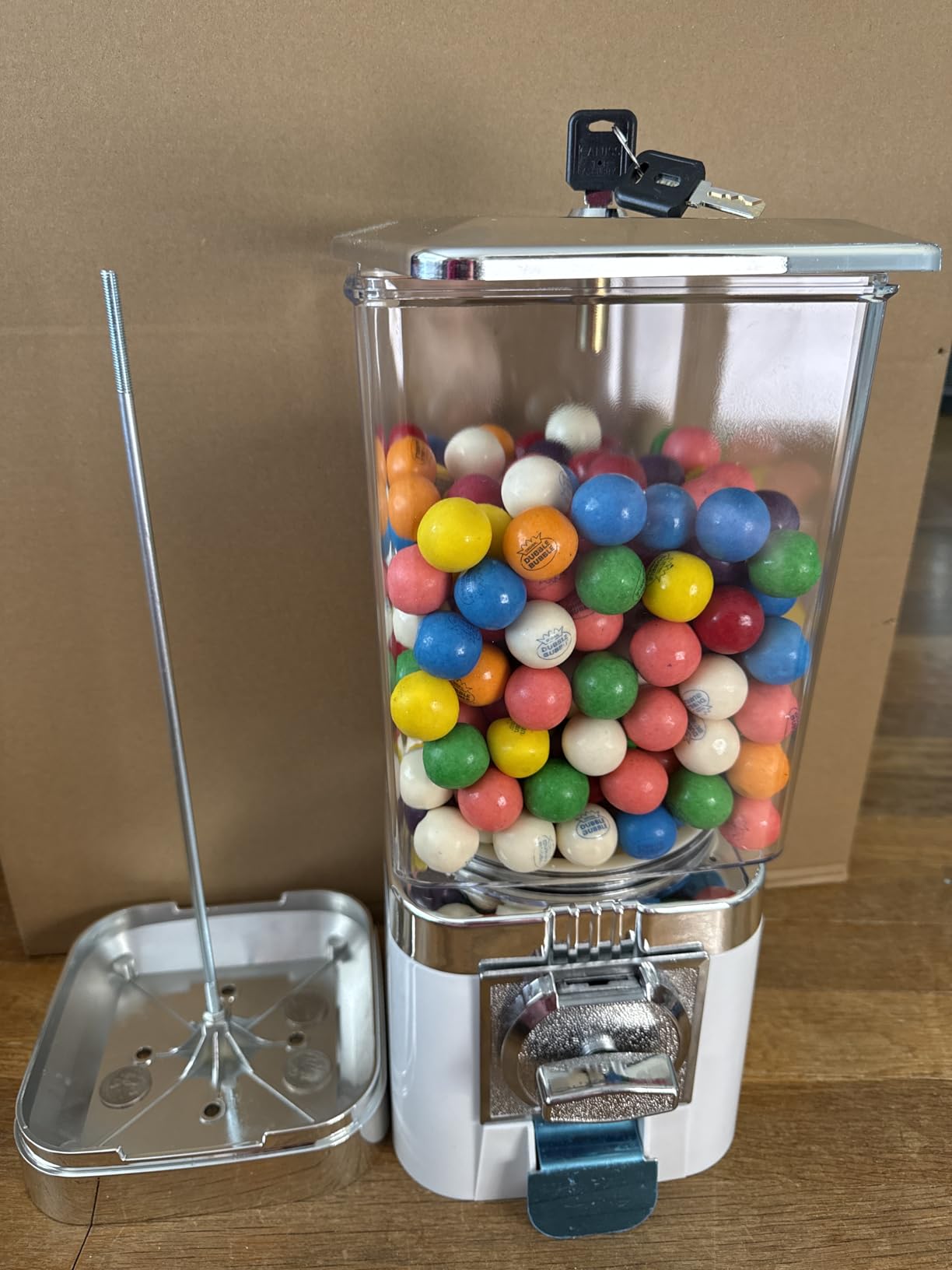 Lounsweer Gumball Machine 25-Cent Capsule Vending Machine 17 Hold 150 Capsule Coin Operated Bouncy Balls Dispenser Commercial Large Capacity Gum Ball Dispenser for Prize Retail Store Amusement Park customer photo 1