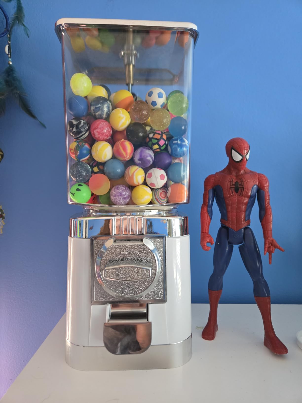 Lounsweer Gumball Machine 25-Cent Capsule Vending Machine 17 Hold 150 Capsule Coin Operated Bouncy Balls Dispenser Commercial Large Capacity Gum Ball Dispenser for Prize Retail Store Amusement Park customer photo 2