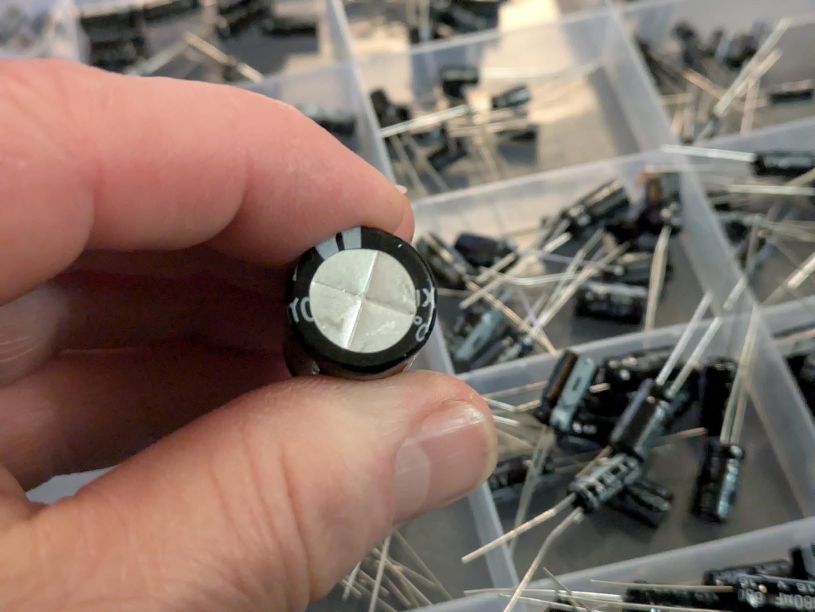 Tnisesm 28 Values Electrolytic Capacitor Assortment Kit from 0.1uF to 4700uF 10V 16V 25V 35V 50V in-line Aluminum Capacitors Set customer photo 1