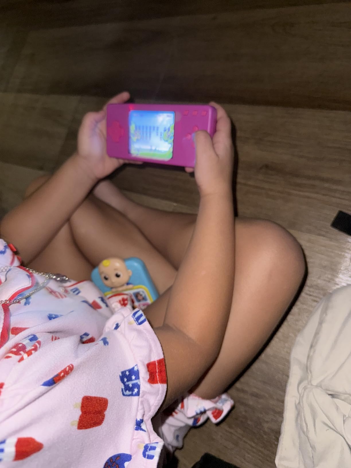 Handheld Game Console for Kids Adults, Preloaded 250 Retro Video Games, 3.5