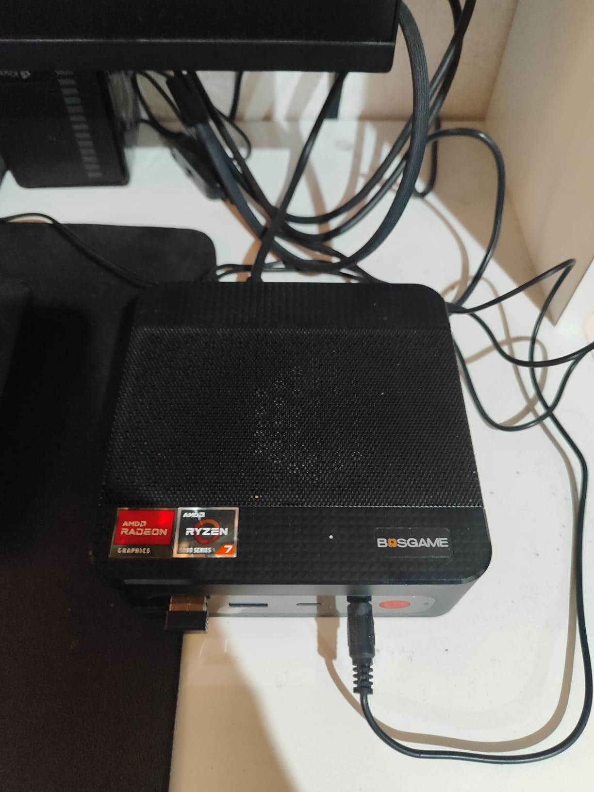 BOSGAME E5 11 Pro Mini PC, AMD Ryzen 5300U 4C/8T, Business Home Office PC | 8GB DDR4 256GB M.2 2280 SSD, 2.5 GbE Dual Lan Desktop Computers, Triple Displays 4K 60Hz, Wi-Fi 5, BT 5.0, Support Linux SSH customer photo 1