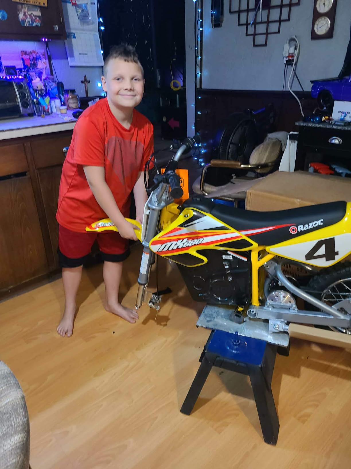 Razor MX650 Dirt Rocket Off-Road Motocross Bike – 36V Electric Ride-On, Up to 17 mph, Dual Suspension, Hand-Operated Dual Brakes, Twist Grip Throttle, Authentic Motocross Bike Geometry | Iconic Wheeled Ride-On For Adults Age 16+ | Dual Suspension | 650W/36V Motor | Up To 17 MPH, 40 Mins; 175 Lbs customer photo 1