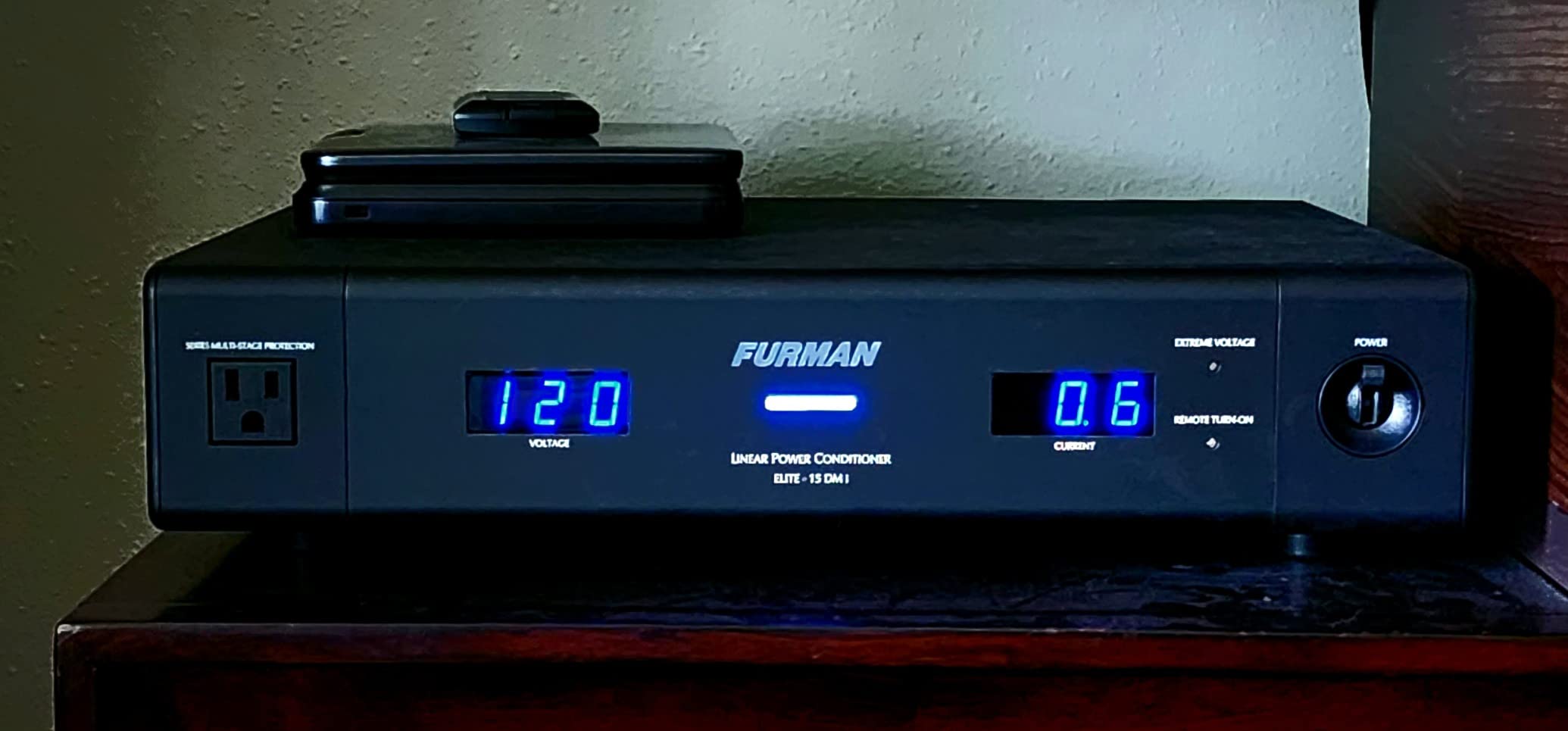 Furman Elite-15 DM i 15A Power Conditioner w/Digital Volt/Current Meters | 15A conditioner, 13 outlets, LED volt/ammeter, LiFT filtering, SMP surge, EVS shutdown customer photo 1