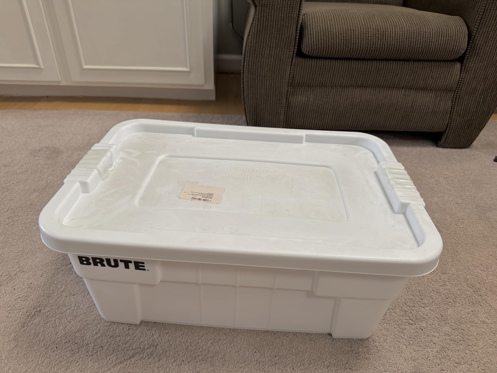 Rubbermaid Commercial Products BRUTE Tote Storage Container with Lid, 14-Gallon-included, Rugged/Reusable Boxes for Moving/Storing in Garage/Basement/Attic/Jobsite/Truck/Camping, Gray customer photo 2