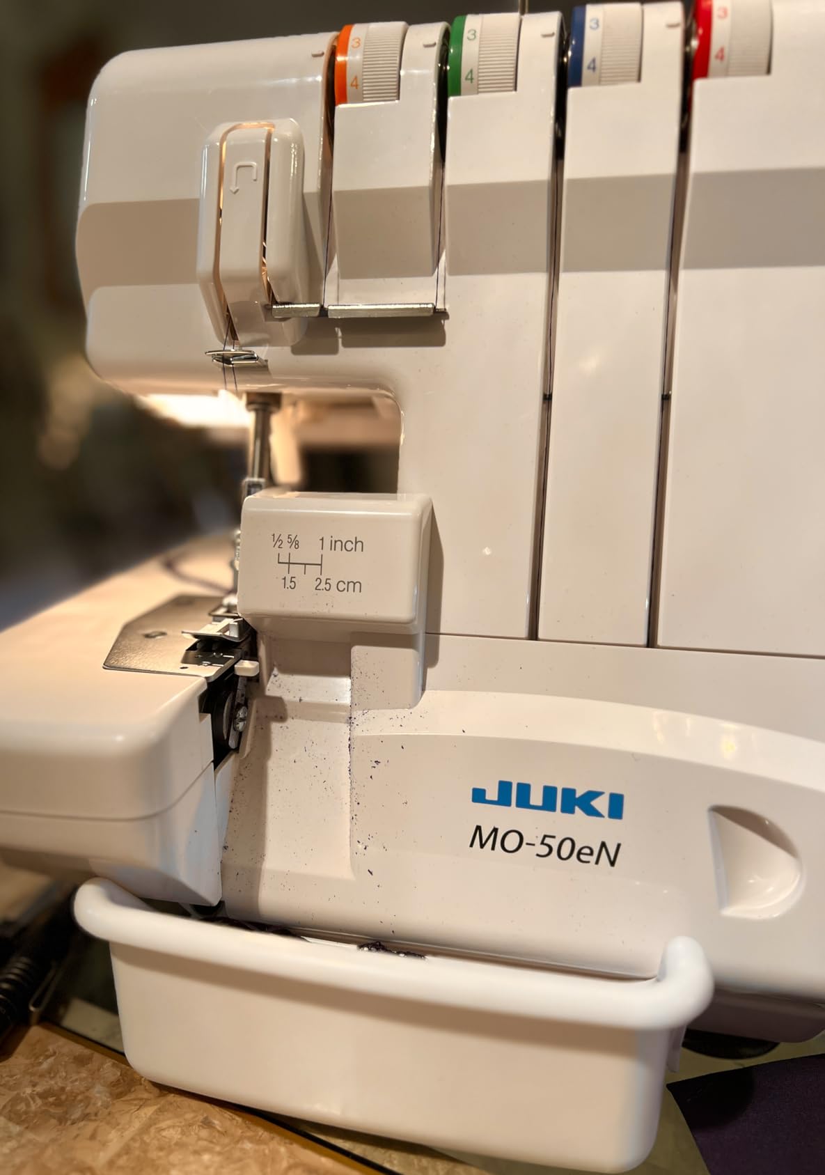 Juki, MO-50E, 3 or 4 Thread Serger, Lay In Tensions, Adjustable Differential Feed, Built In Rolled Hem, Automatic Lower Looper Threader, Retractable Upper Knife (MO-50E/UL) customer photo 1