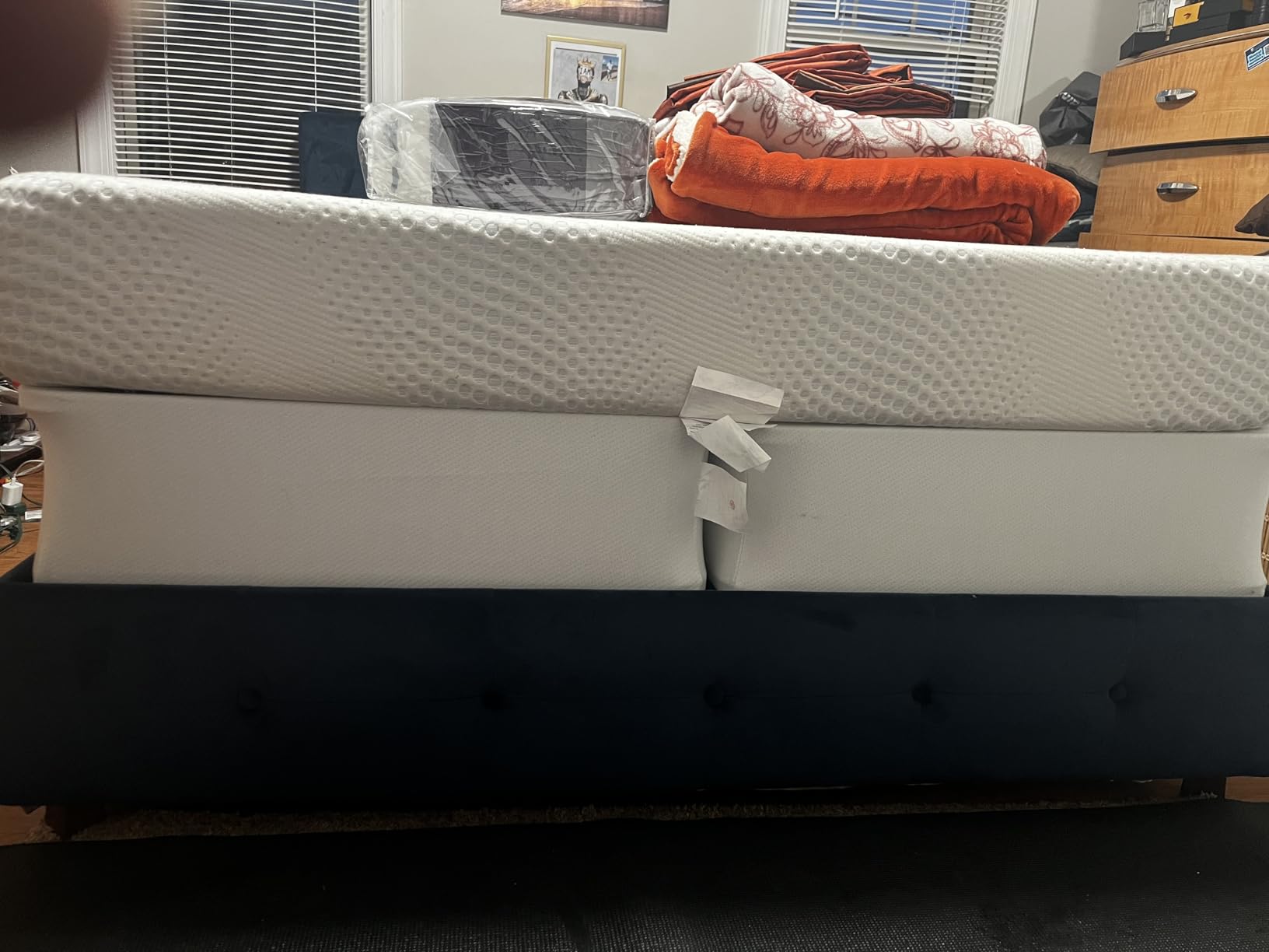 ZINUS 9 Inch Box Spring with Cover, No Assembly Mattress Foundation, Sturdy Metal Structure, Split Queen, White customer photo 1