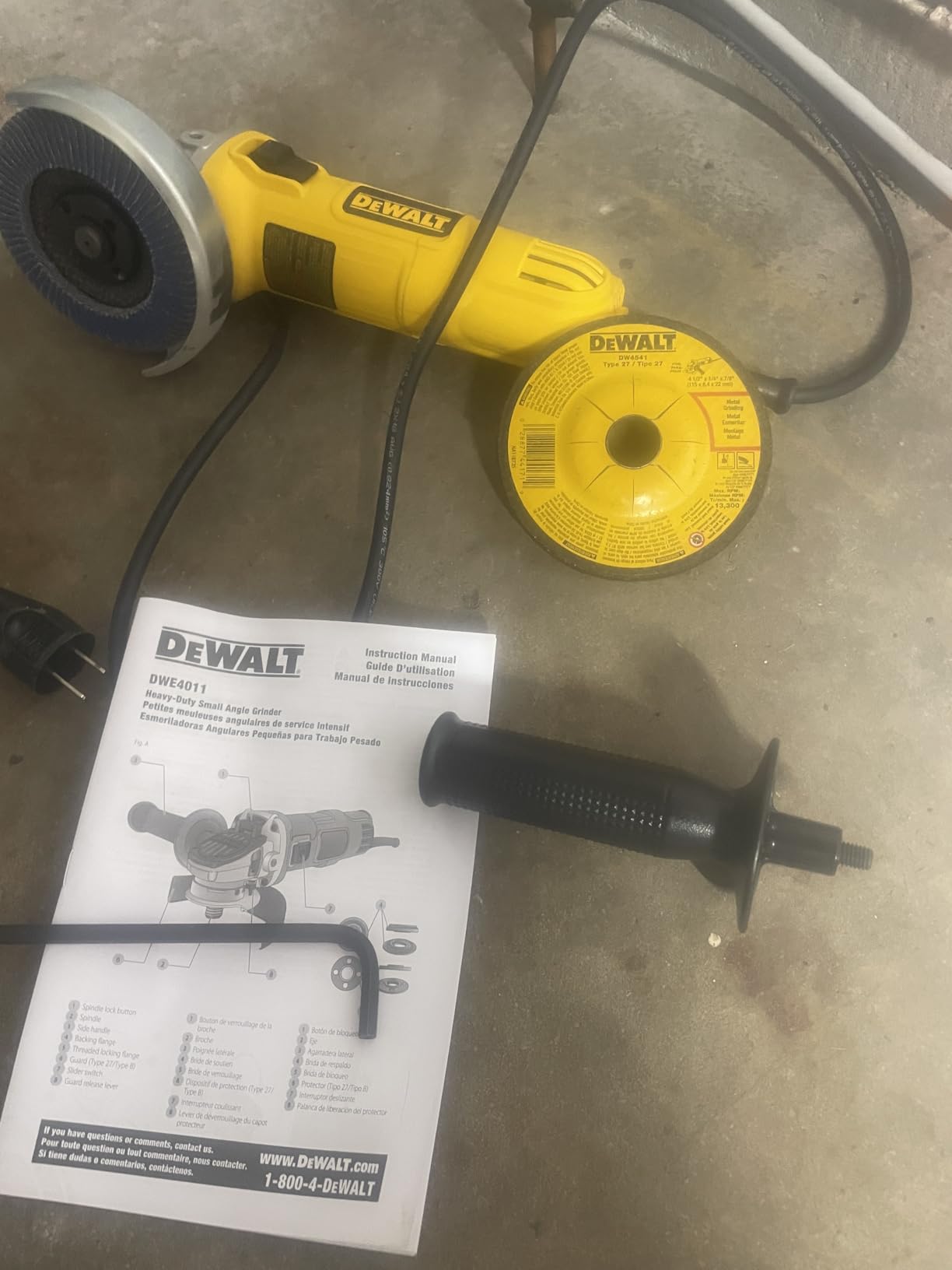 DEWALT Angle Grinder, One-Touch Guard, 4-1/2 -Inch (DWE4011) customer photo 1