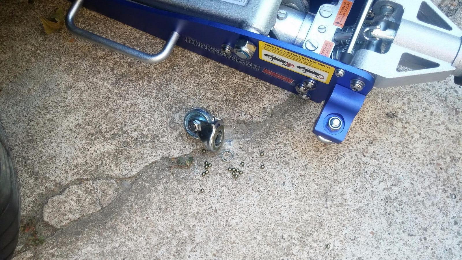 1.5 Ton Compact Aluminum Racing Jack with Rapid Pump customer photo 1