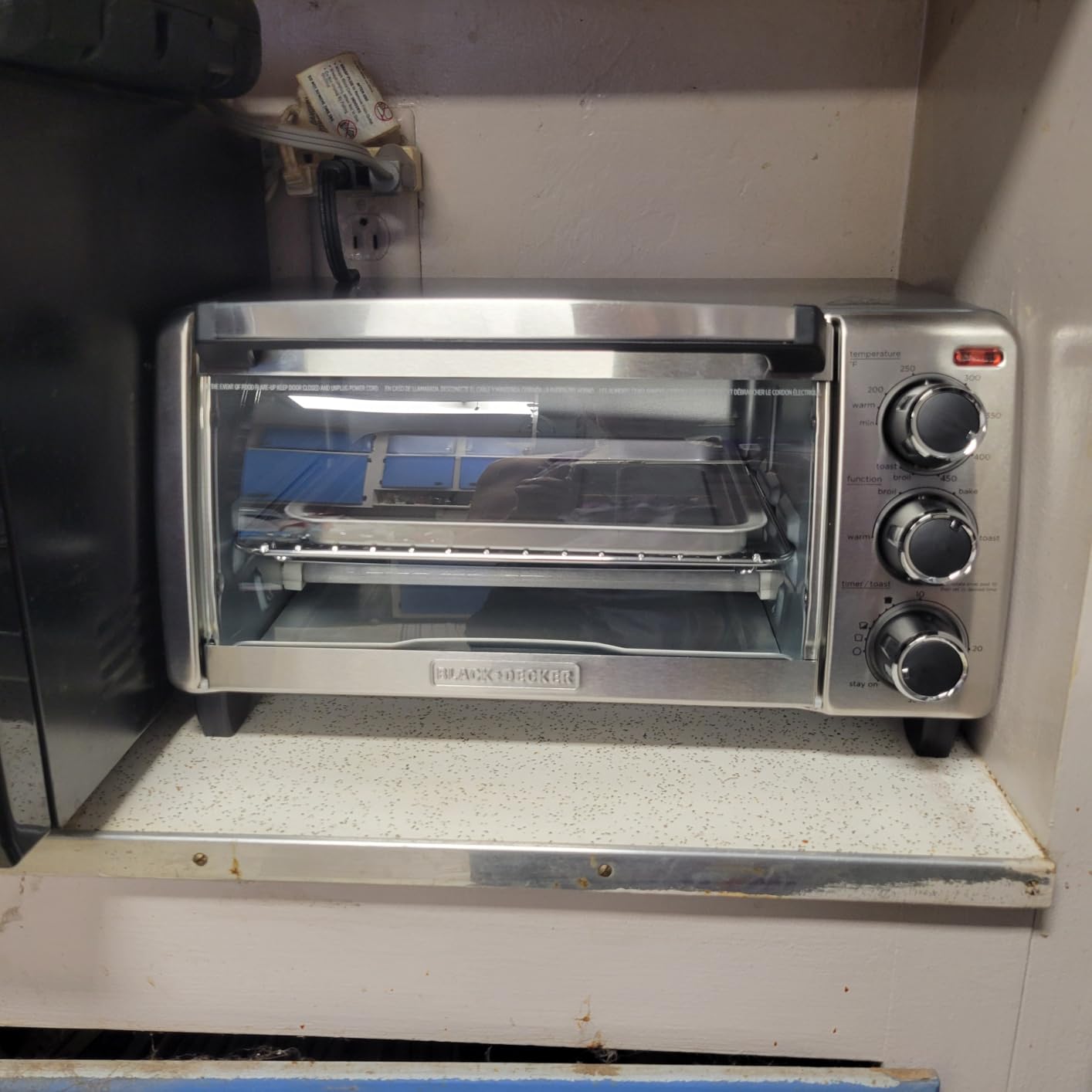 BLACK+DECKER TO1313SBD Toaster Oven, 15.47 Inch, Silver | Compact convection oven fits a 9-inch pizza with timer, stay-on function and removable crumb tray. customer photo 2
