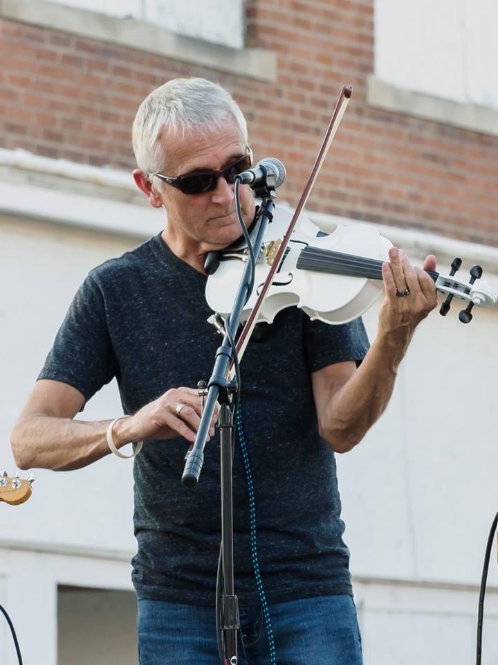 Cecilio 4/4 Full Size Acoustic & Electric Violin for Beginners & Professionals, Hand-Carved Solid Spruce Top, Ebony Fine Tuners, Full Set with Case, Bow, Rosin & AUX Cable (Pearl White) customer photo 2