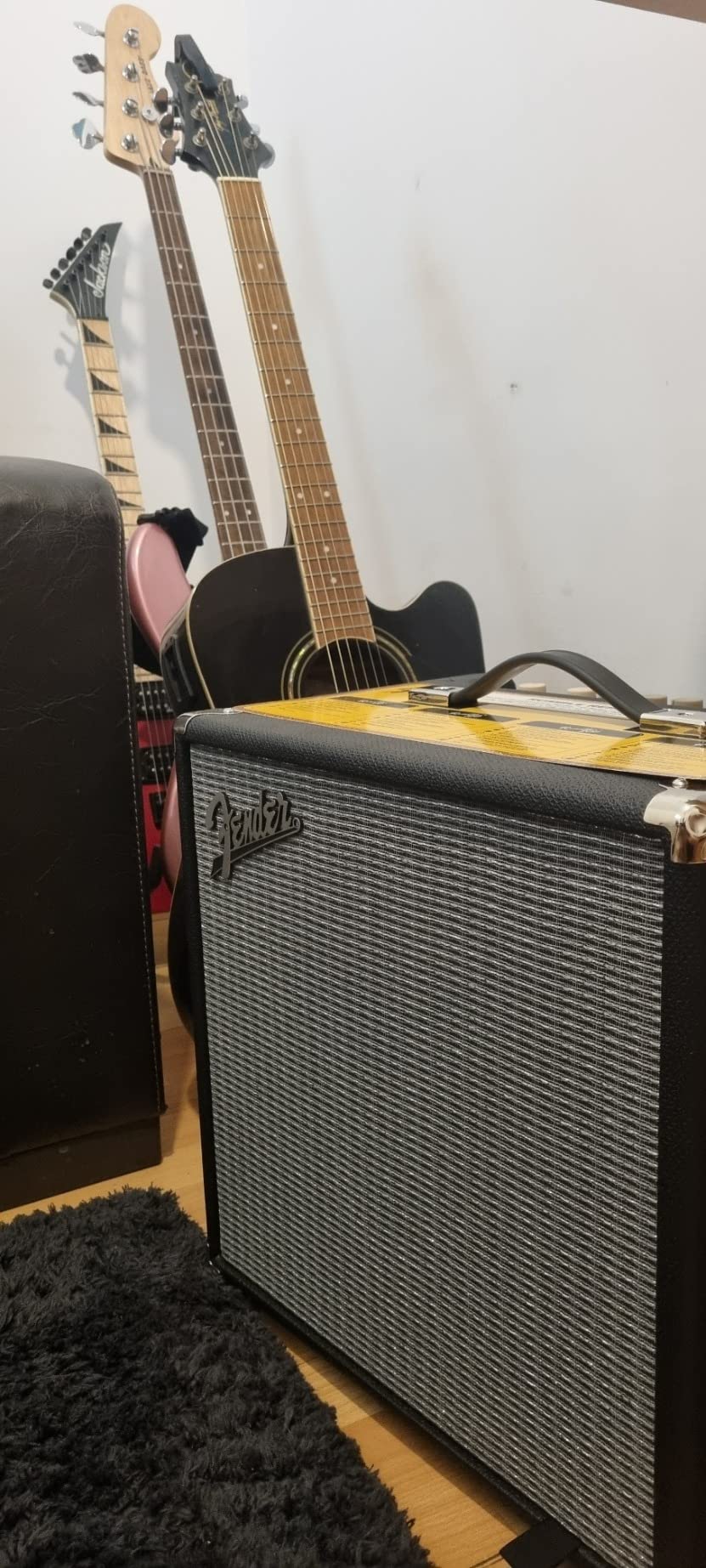 Fender Rumble 40 V3 Bass Amp for Bass Guitar, 40 Watts, with 2-Year Warranty Speaker, with Overdrive Circuit and Mid-Scoop Contour Switch | Overdrive Circuit and Mid-Scoop Contour Switch customer photo 1