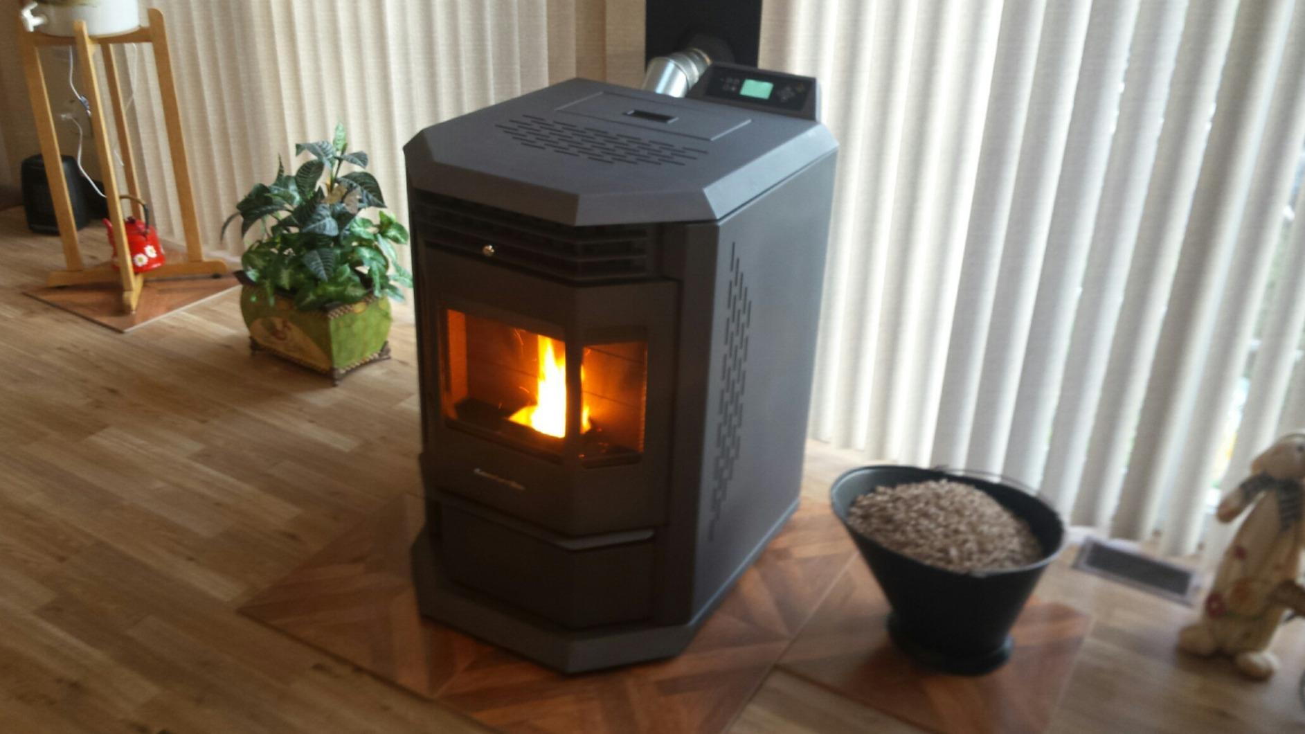 ComfortBilt HP22 Pellet Stove, 2,800 sq. ft., 55 lb. Hopper, Black customer photo 1