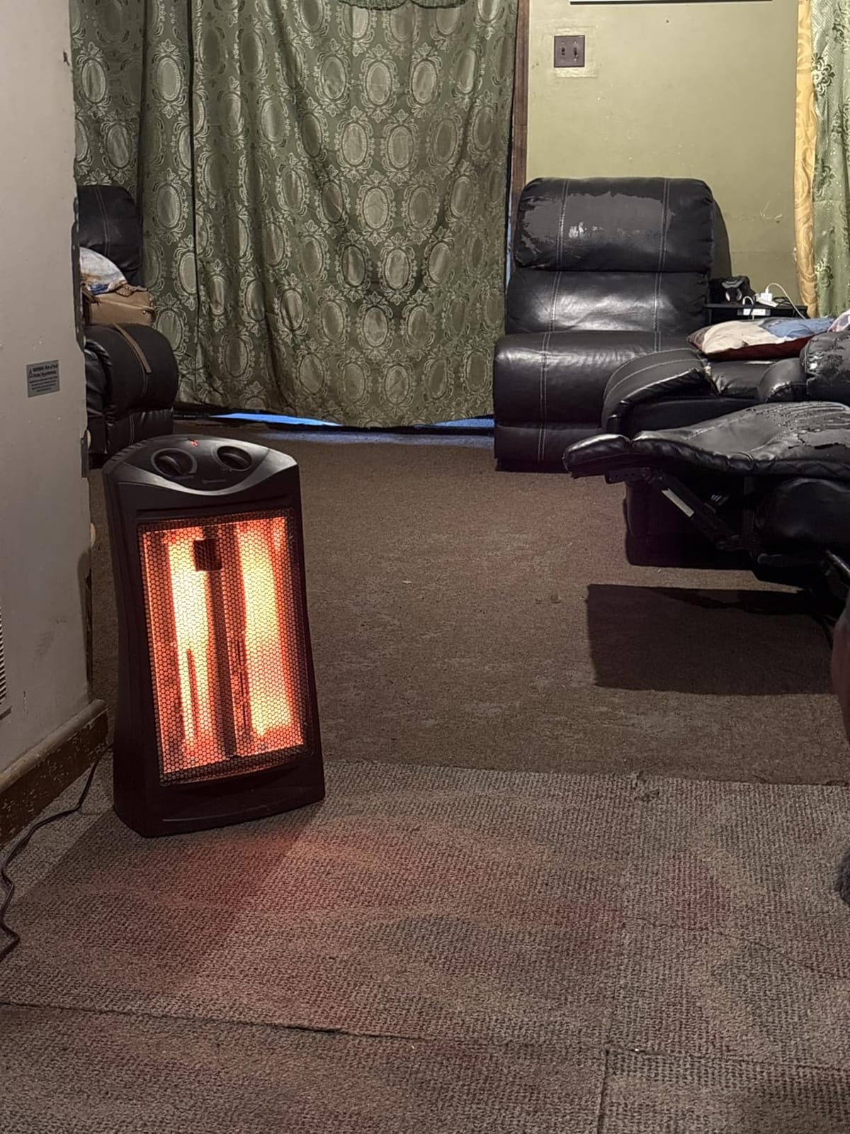 Comfort Zone Space Heaters for Indoor Use, Portable Electric Heater, Adjustable Thermostat, Infrared Heat, Quartz Tower Space Heater with 2 Heat Settings, Bedroom Heater, Black customer photo 2
