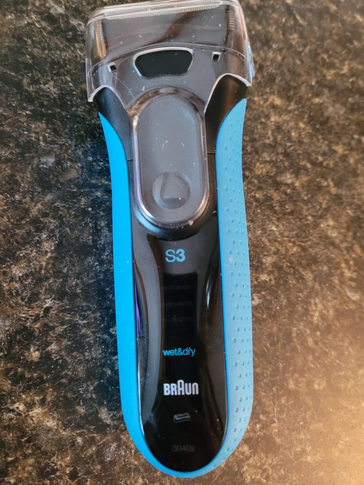 Braun Electric Series 3 Razor with Precision Trimmer, Rechargeable, Wet & Dry Foil Shaver for Men, 45 Minute Runtime, MicroComb and Long Hair Trimmer, Protects Skin from Nicks & Cuts, 4 Piece customer photo 2
