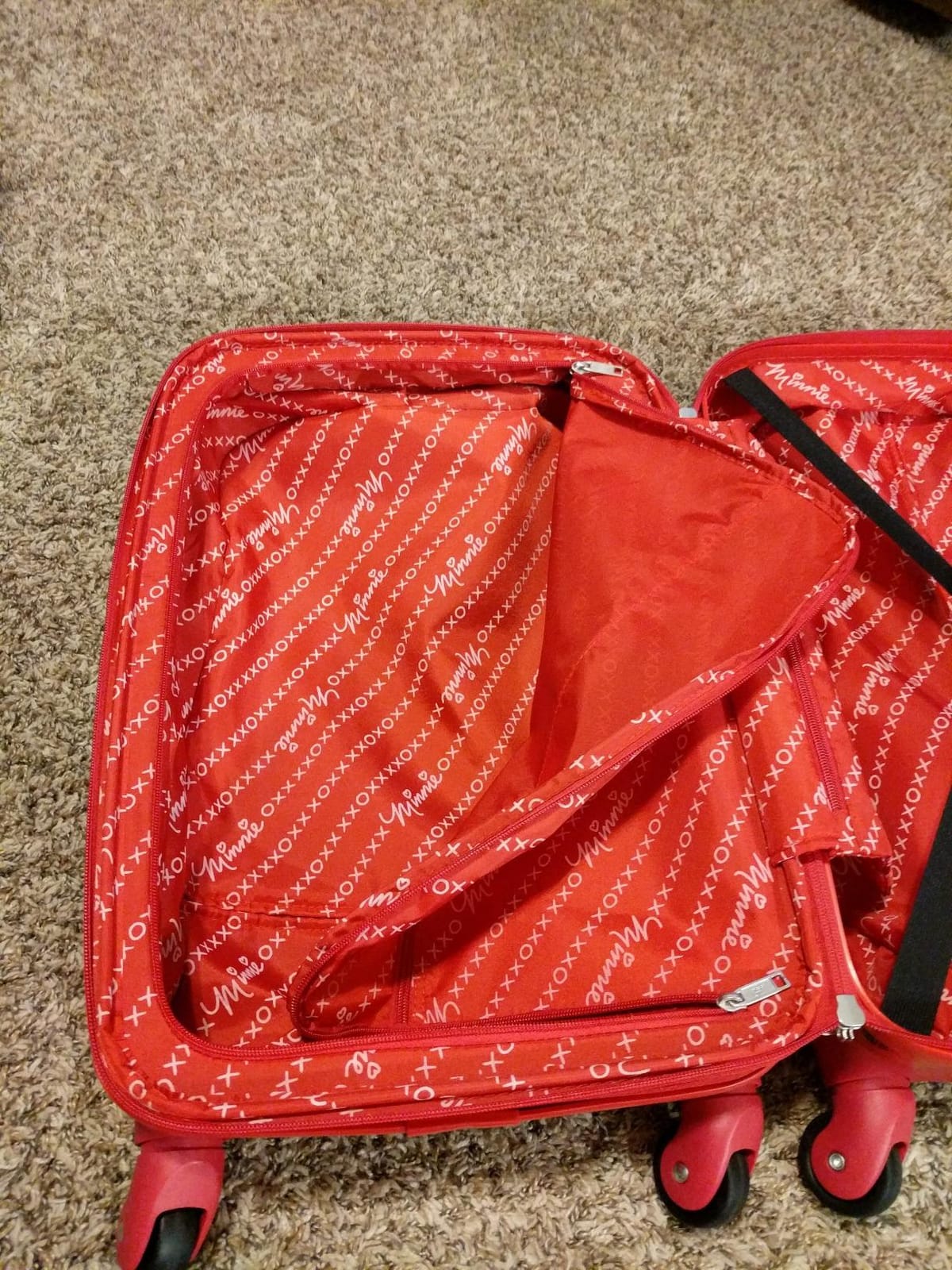 American Tourister Disney Hardside Luggage With Spinner Wheels, Minnie Mouse Red Bow, Carry-On 21-Inch customer photo 1