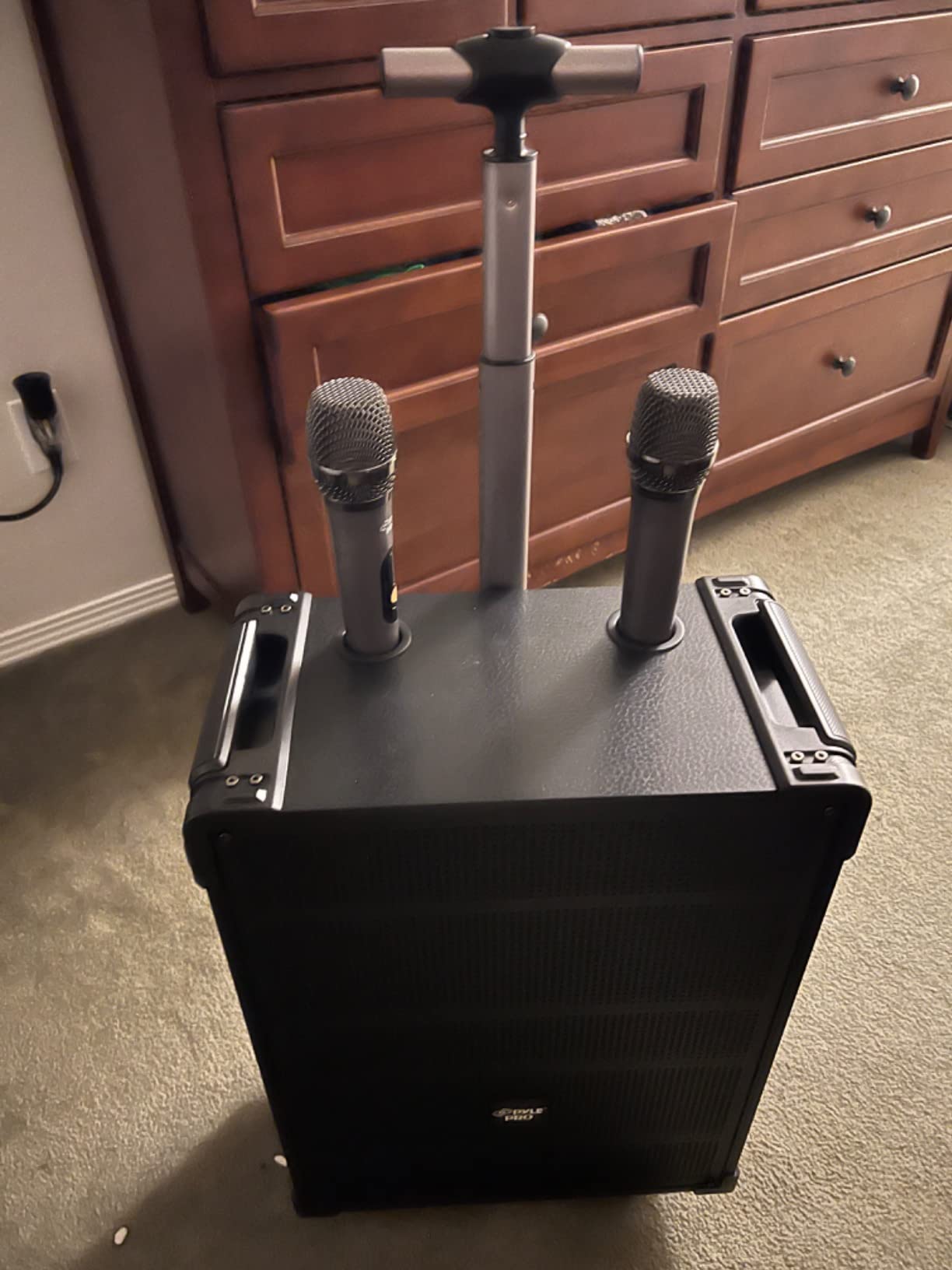 Pyle Wireless Portable PA System-400W Bluetooth Compatible Rechargeable Battery Powered Outdoor Sound Stereo Speaker Microphone Set w/Handle, Wheels-1/4 to AUX, RCA Cable (PWMA230BT) customer photo 1