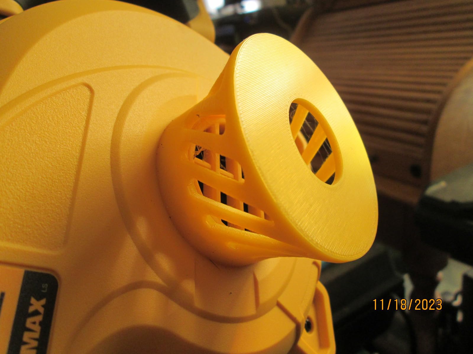 DEWALT 20V MAX Blower, 100 CFM Airflow, Variable Speed Switch, Includes Trigger Lock, Bare Tool Only (DCE100B) customer photo 2