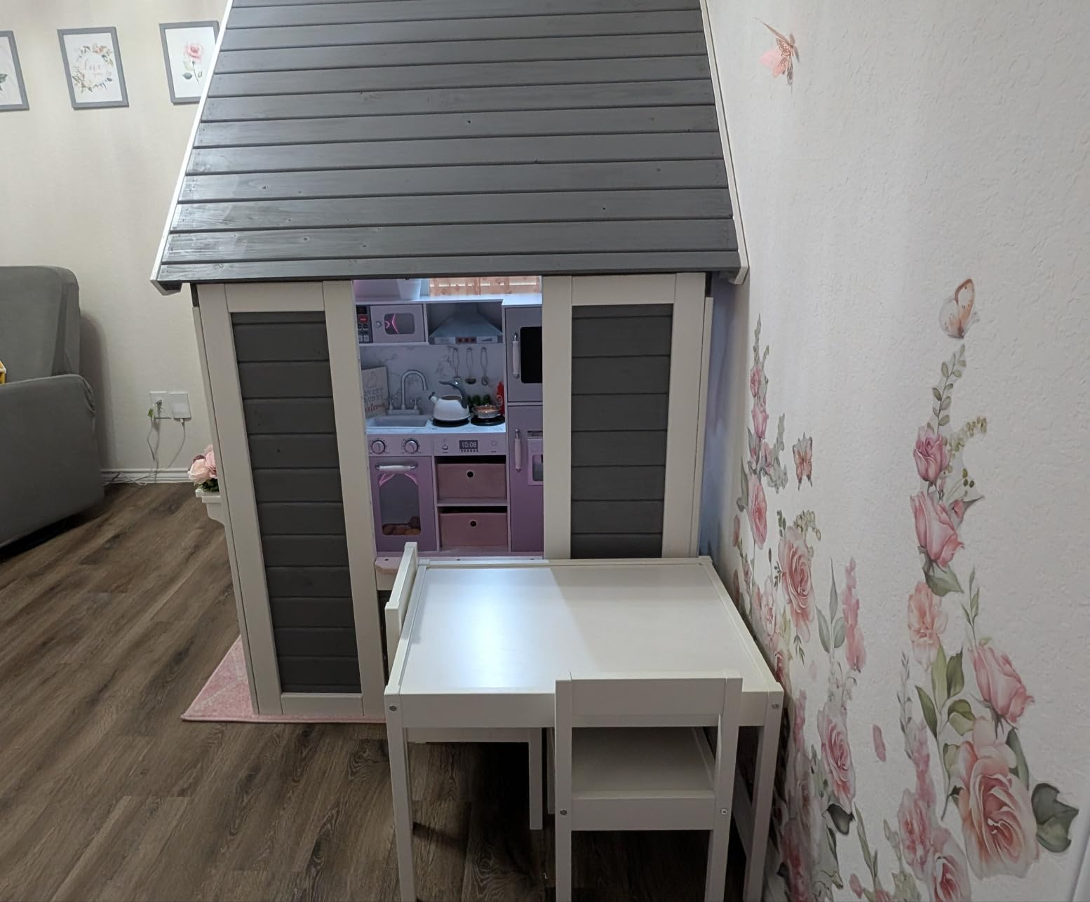 Backyard Discovery Aspen Cedar Wooden Kids Playhouse Cottage with Play Kitchen, Snack Bar, Picnic Bench, Dinner Bell, Mailbox, Dutch Door, Flowerpot Holders, Toy Lights, Country Style for Outdoor Play customer photo 1
