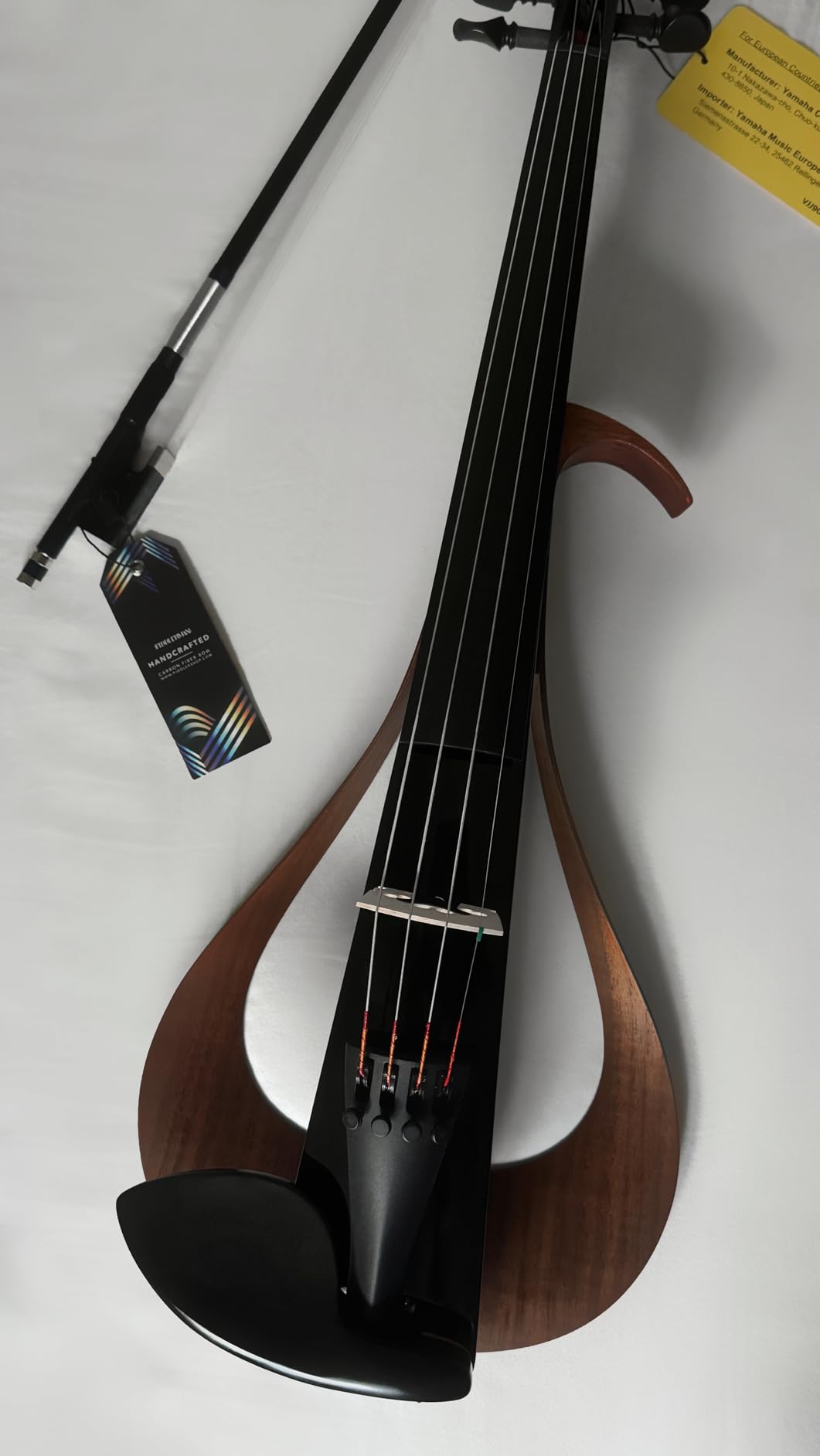 Yamaha YEV104BL Electric Violin, Black, 4 String customer photo 2